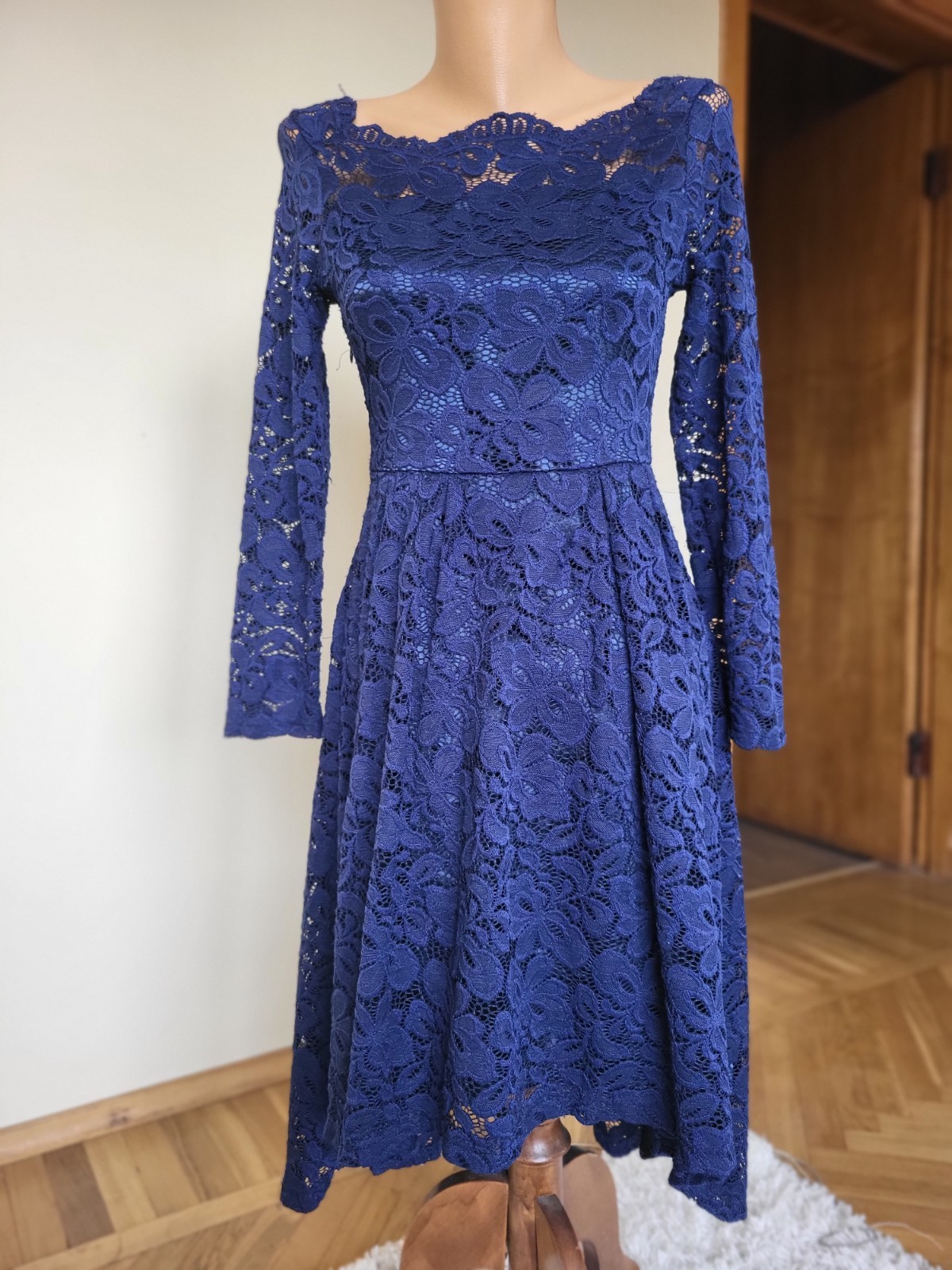 GIGILEER Blue Stretch Long Sleeve Midi Lace Dress Women’s Size M
