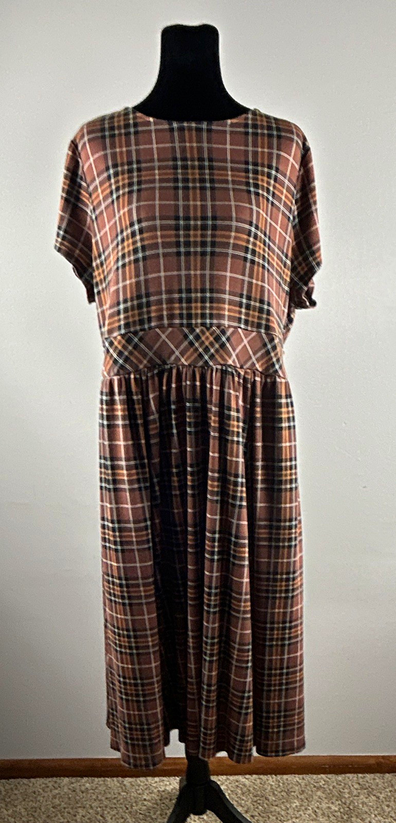 Torrid Women’s Brown Plaid Crew Neck Keyhole Short Sleeve A-Line Midi Dress 1