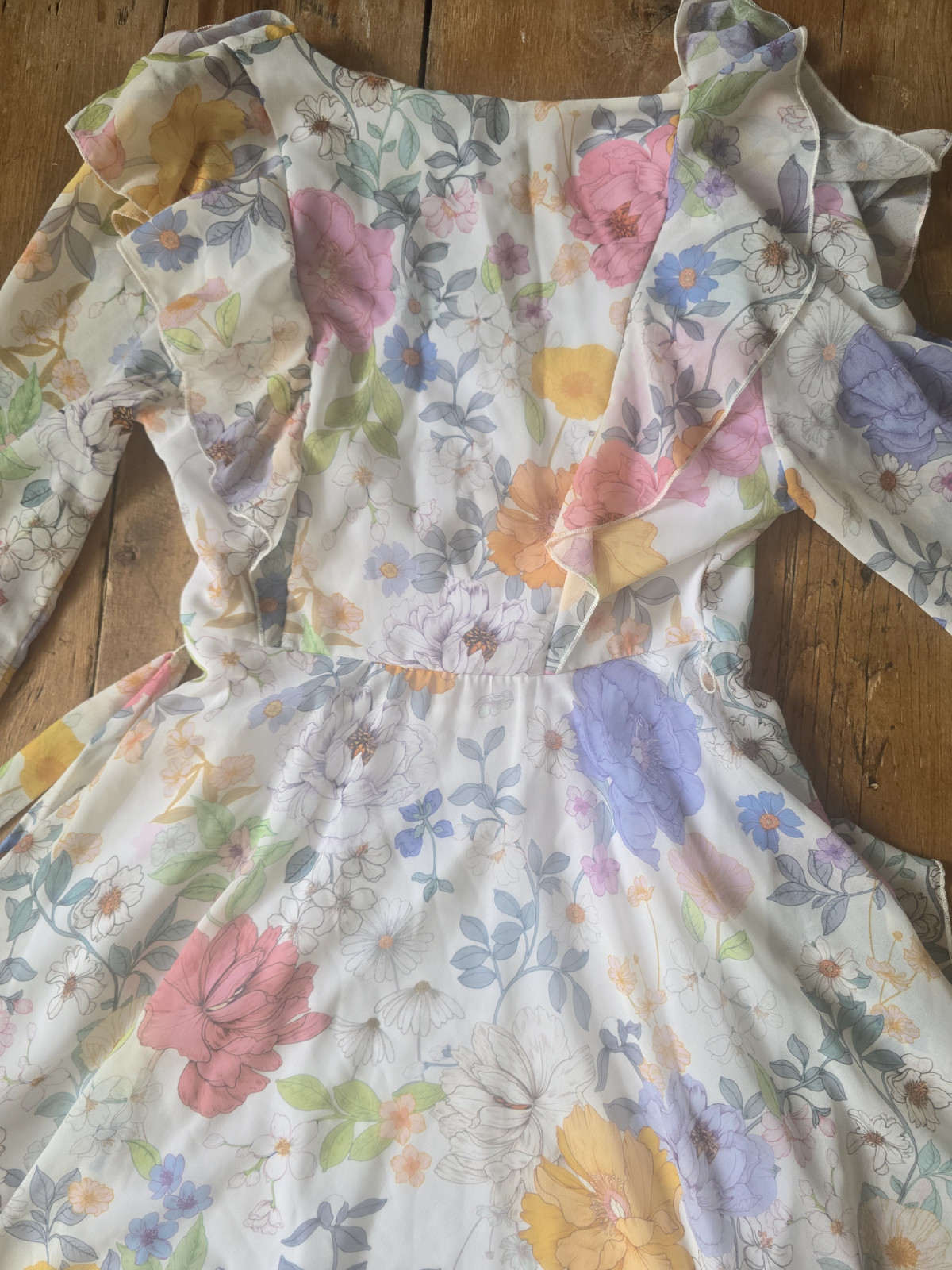 PRETTY LIPSY WHITE FLORAL RUFFLE FLOATY ROMANTIC DRESS UK 12 NEW