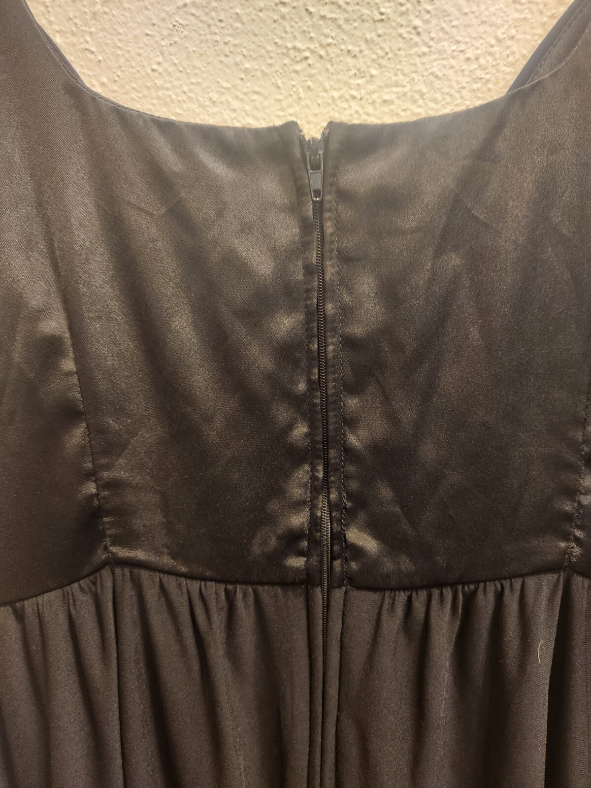 Torrid Womens sz 1 Black Sleeveless V Neck Bubble Hem Dress NWT 31-9