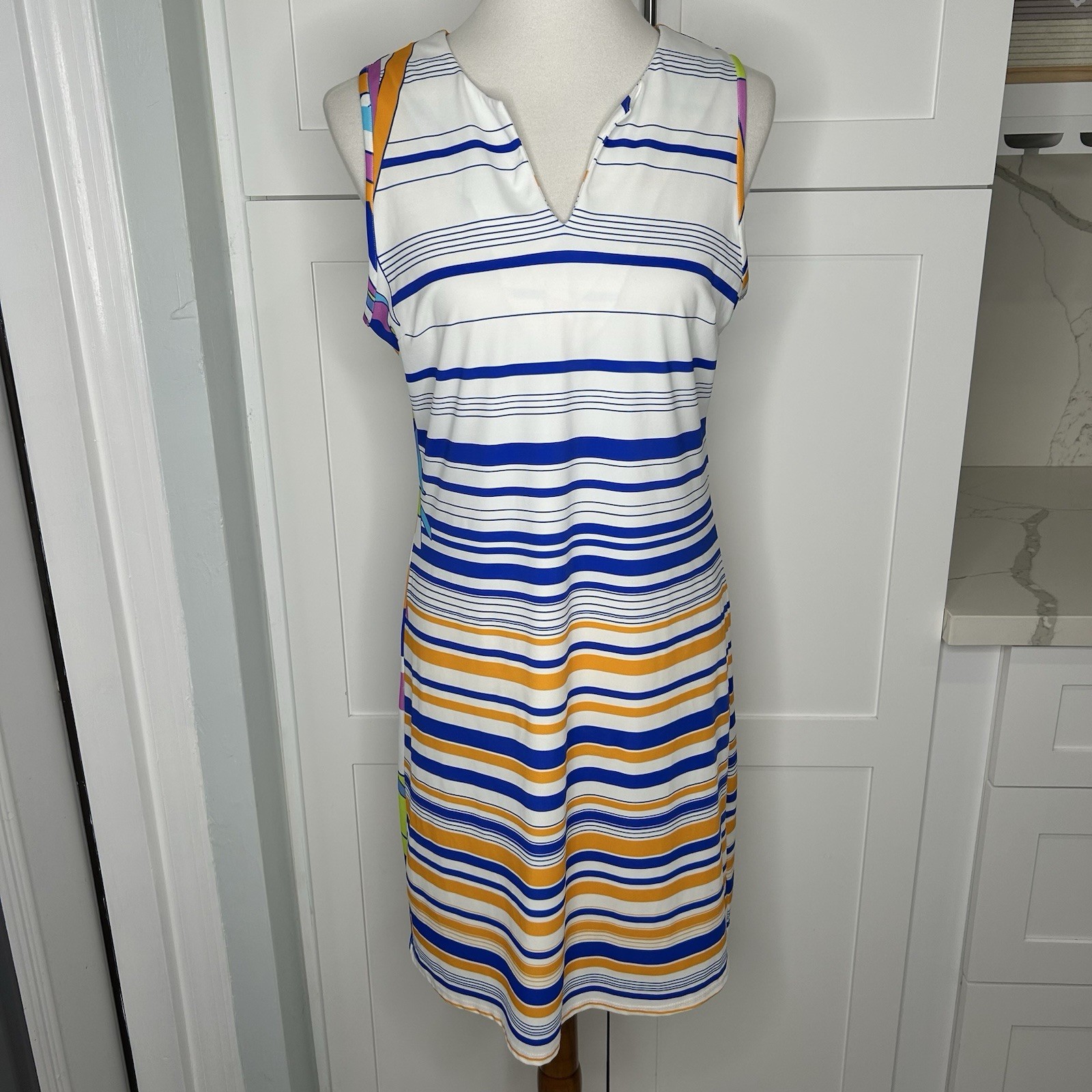 Jude Connally Summer Sheath Dress Sz Medium M Colorful V-neck Contrasting Print