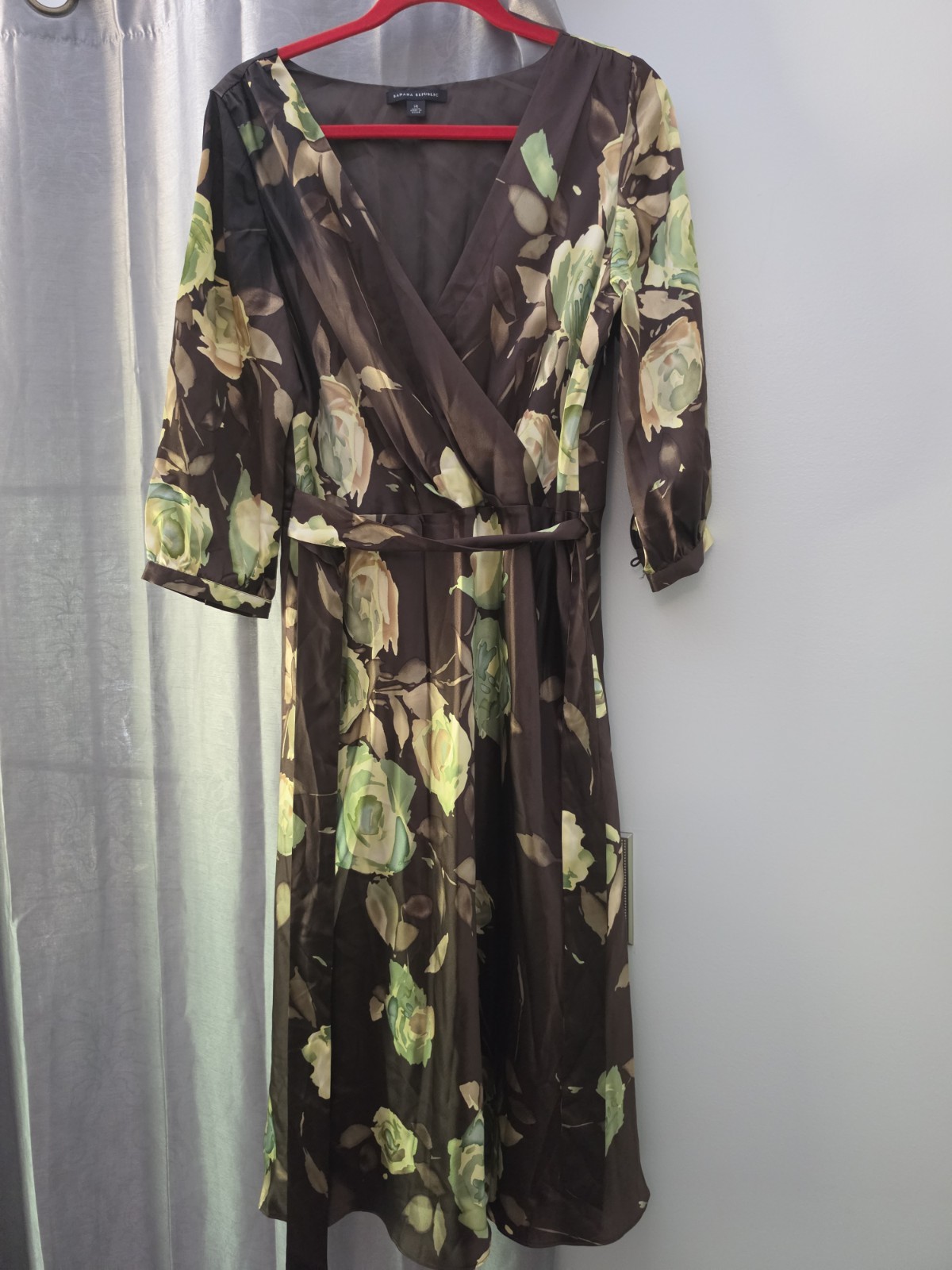 ​BananaRepublic 100% Silk Brown Floral Dress 3/4 Sleeve size14 missing button
