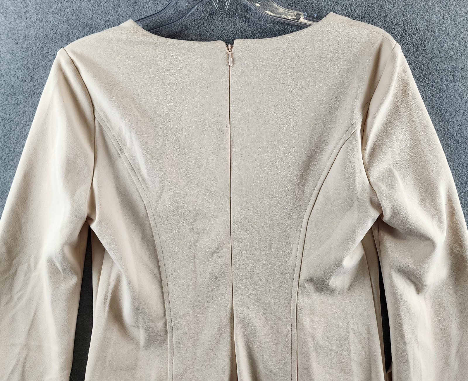 Donna Morgan Scoop Neck Long Sleeve Mini Dress Women’s 6 Horn Back Zip Closure
