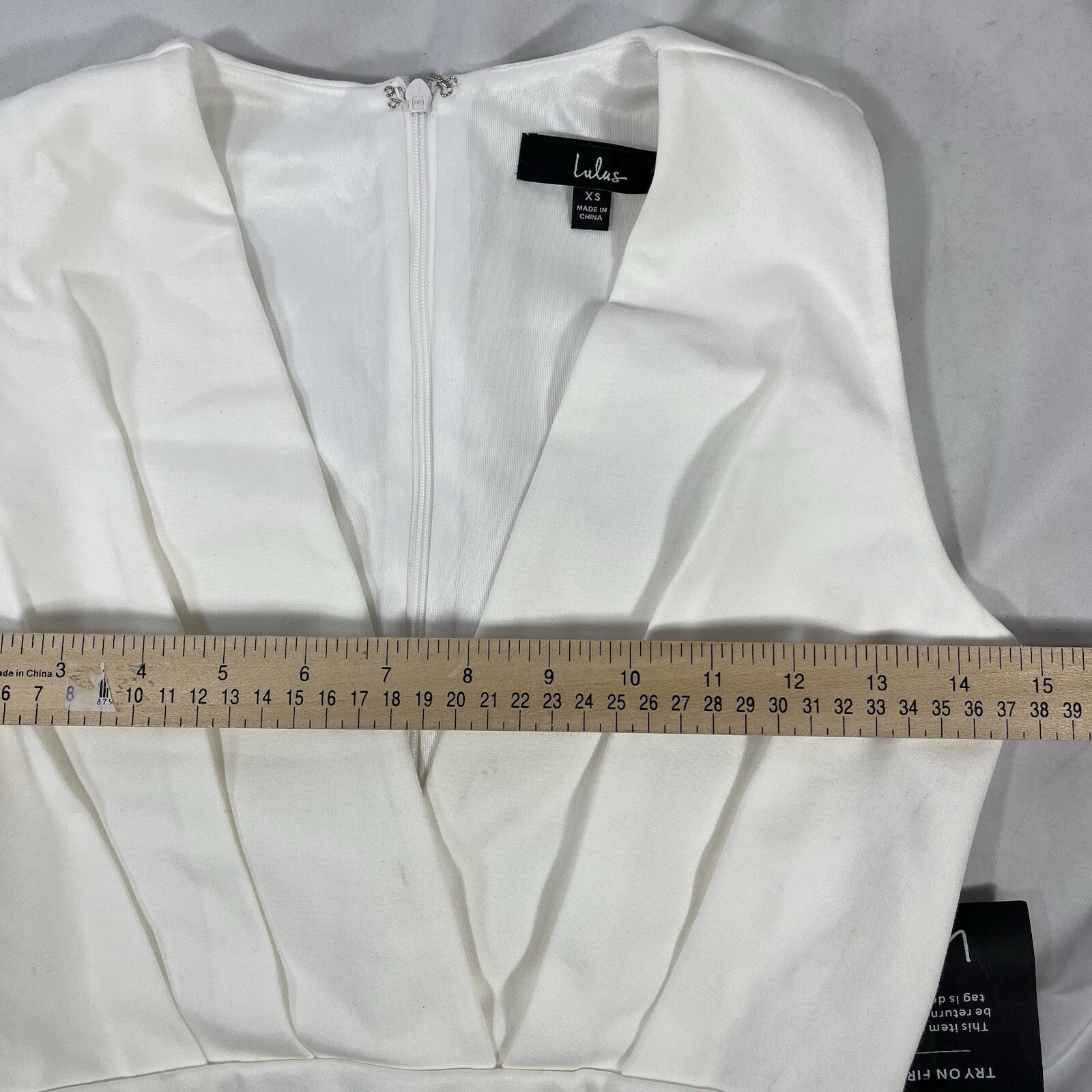 LULUS DRESS WOMENS XS WHITE RAYON NYLON SPANDEX BLEND NWT NEW WITH DISCOLORATION