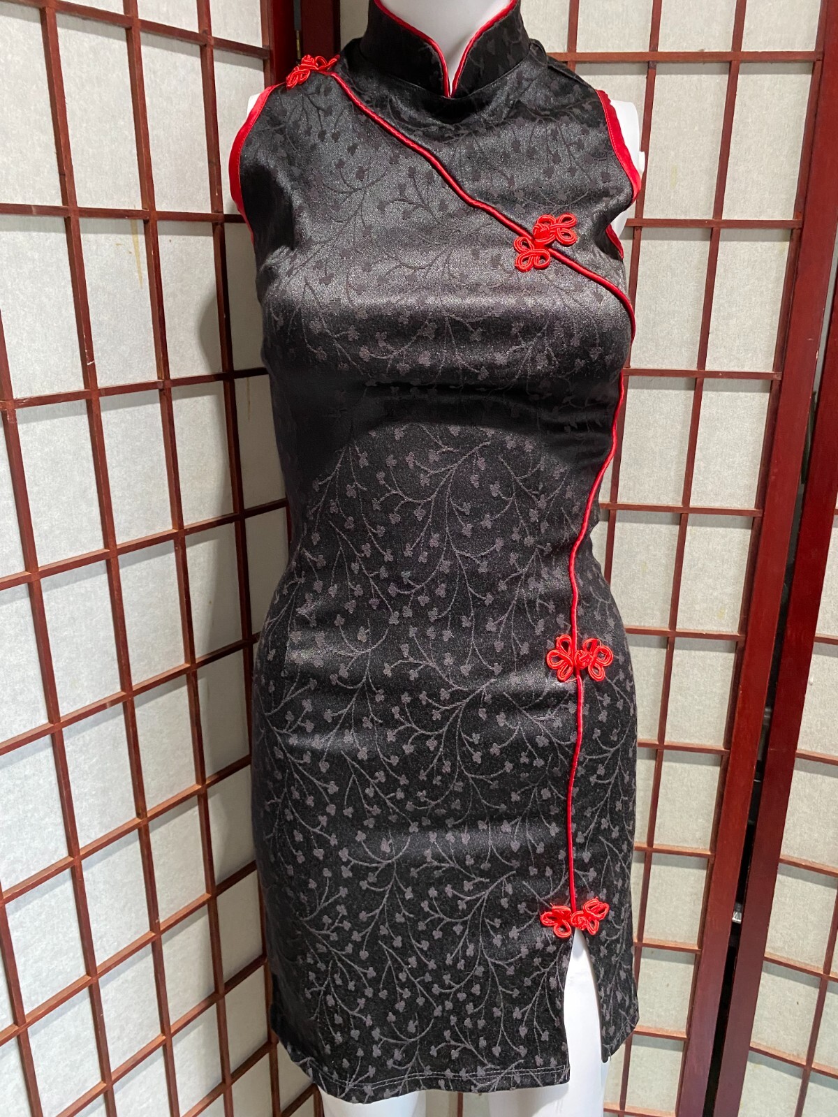 women dress kimono style