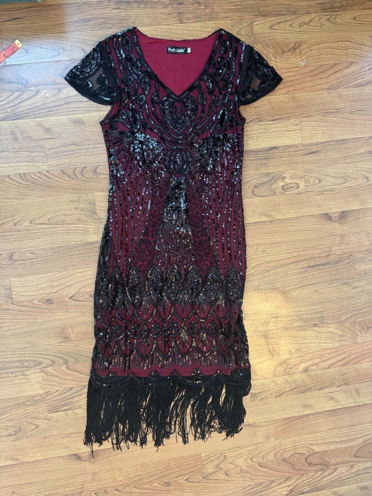 PrettyGuide S Burgundy Black Sequin Fringe V-Neck Sheath Knee Dress Short Slv