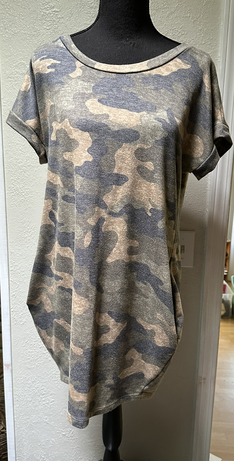 7th Ray Dress Women Size Small Green Camouflage Crew Neck Short Sleeve Pockets