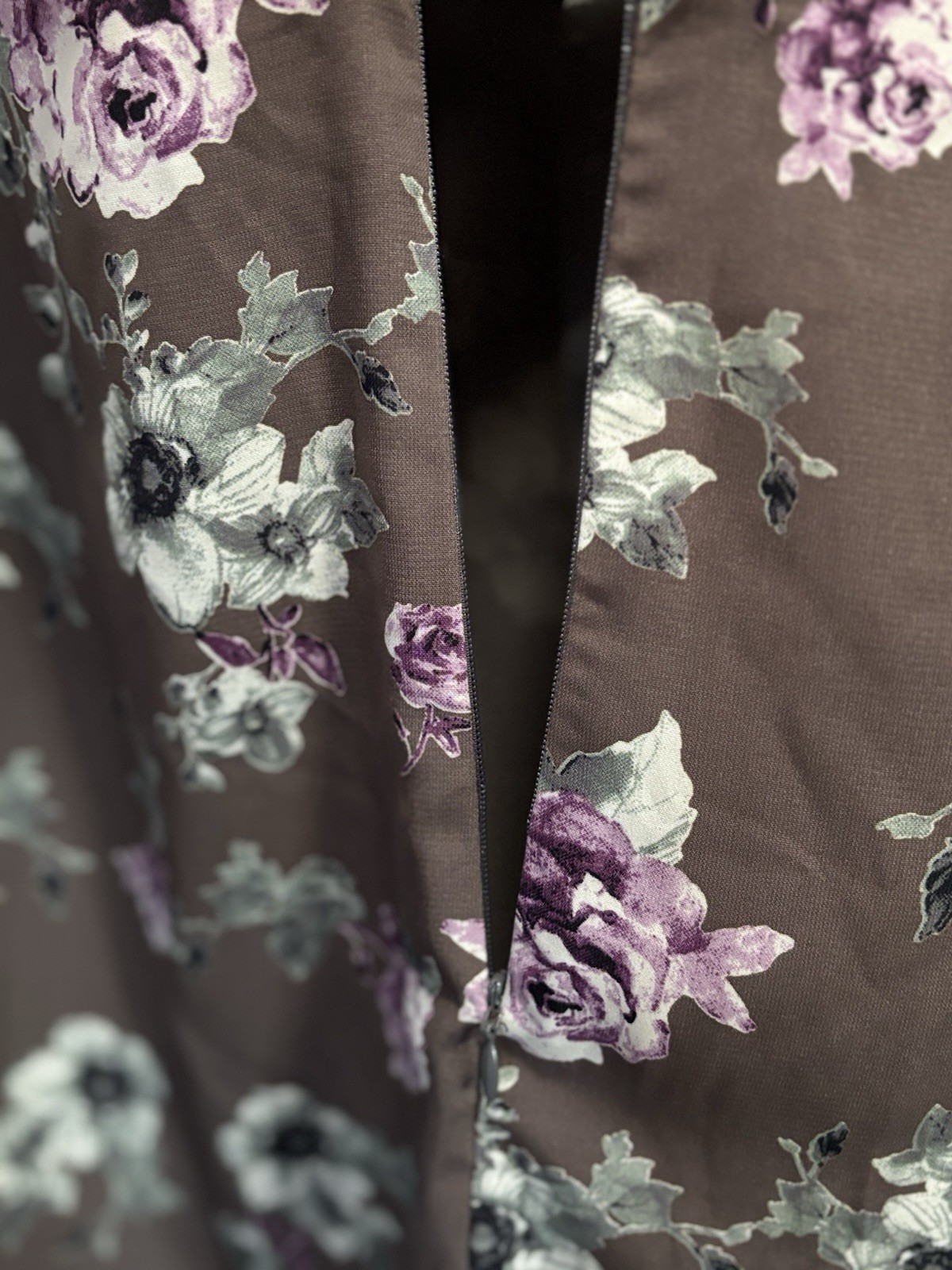 Storia Floral Gray/Purple Deep V Tie Chiffon Tie 3/4 Sleeve Midi Dress Size S