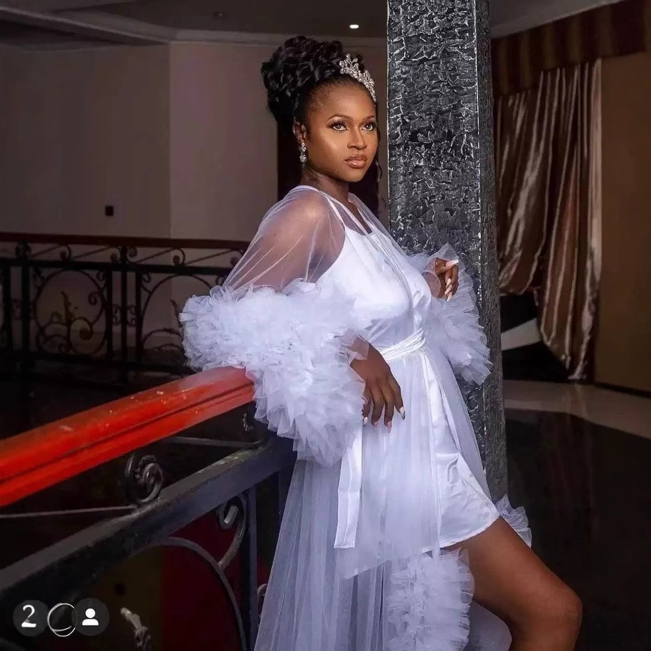 White Fluffy Tulle Long Train Bridal Robe Puffy Sleeve Wedding Getting Outfit