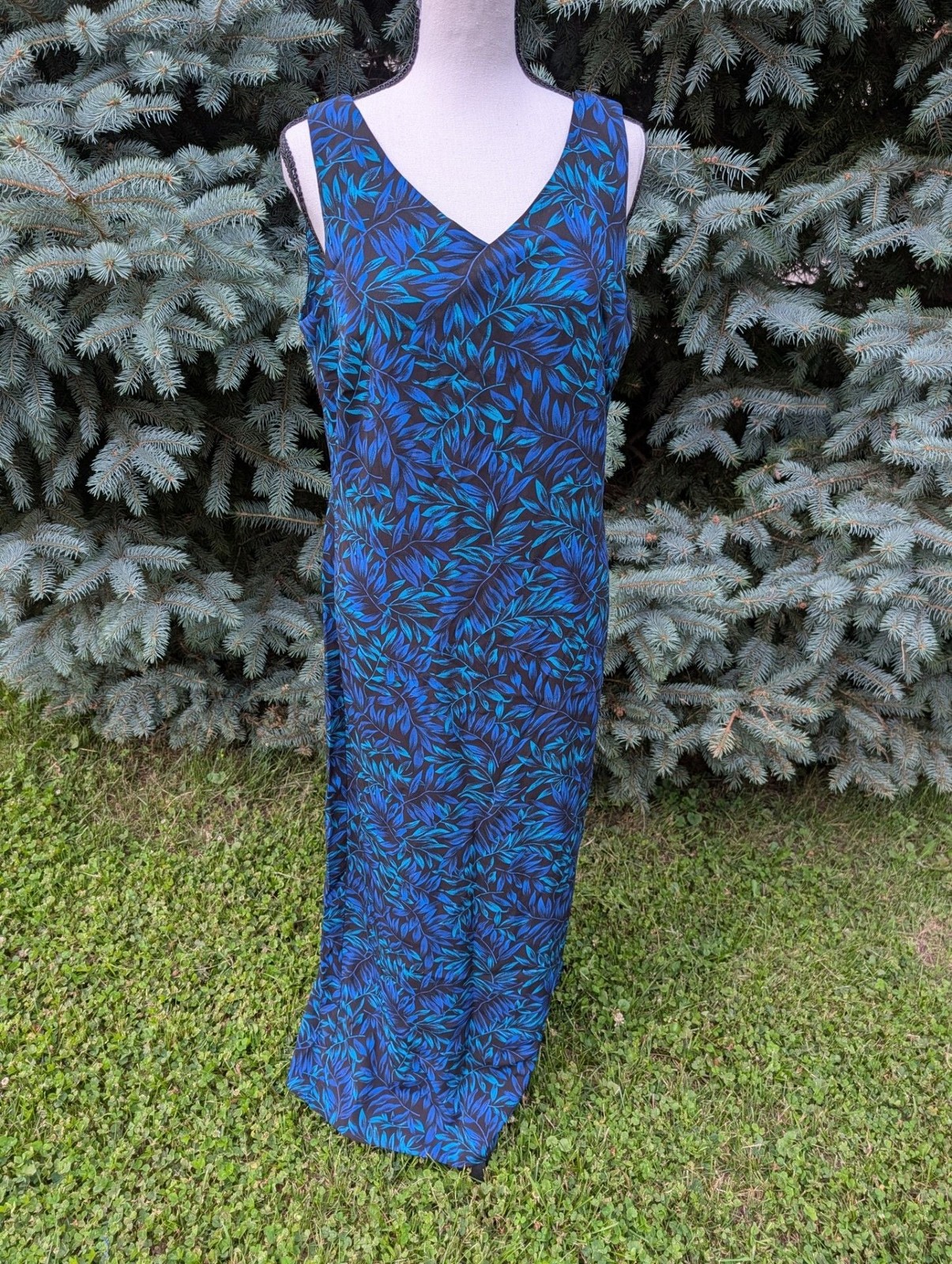 Studio I Women’s Sleeveless V-Neck Maxi Dress, Blue and Black Leaf Print