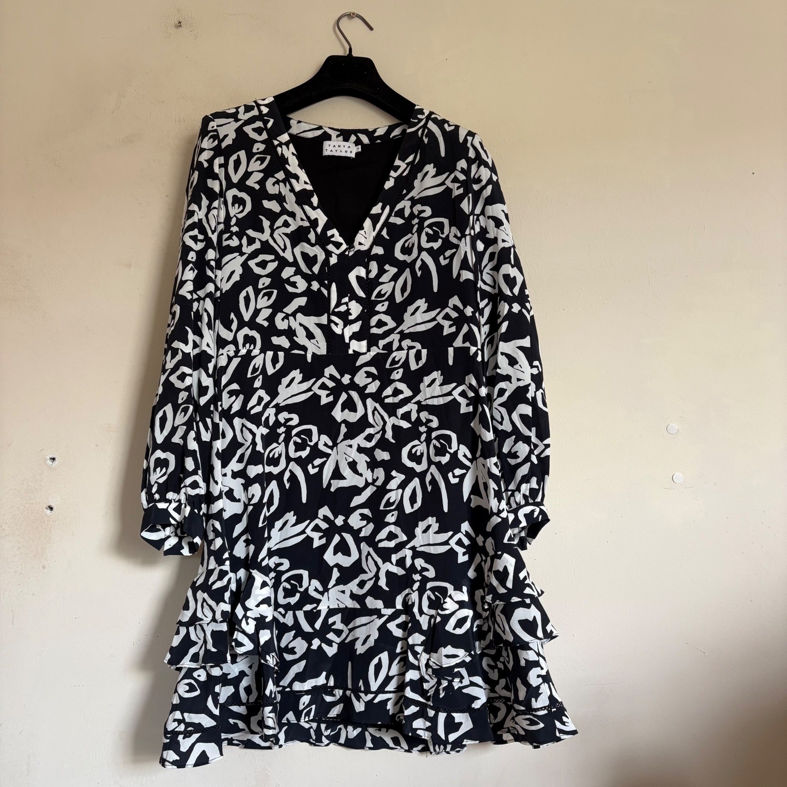 Tanya Taylor Black and White Silk Abstract Print V-Neck Mini Dress Size 10