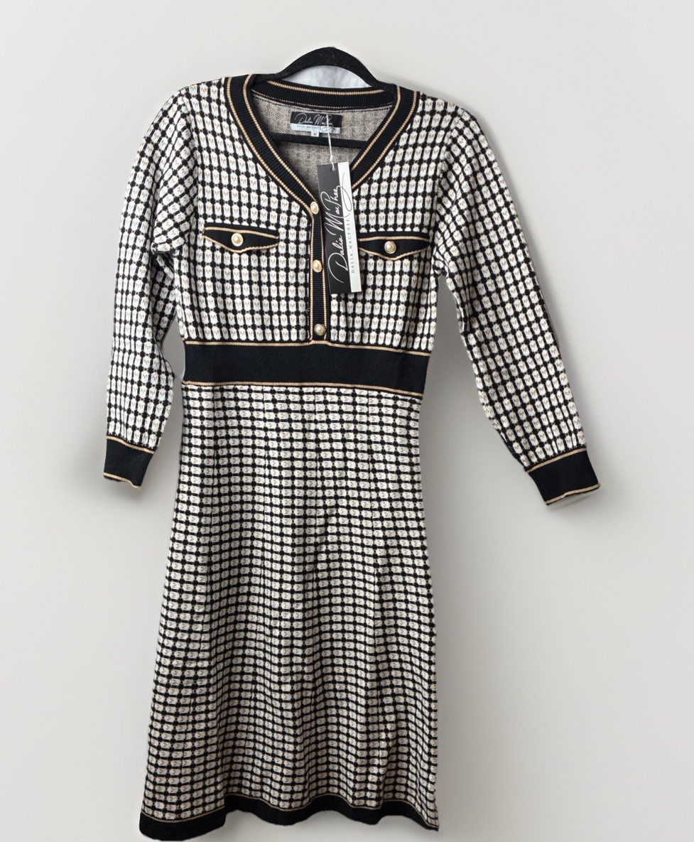 NWT Dahlia McPhee Long Sleeve Knit Black & White Midi Dress Size Medium