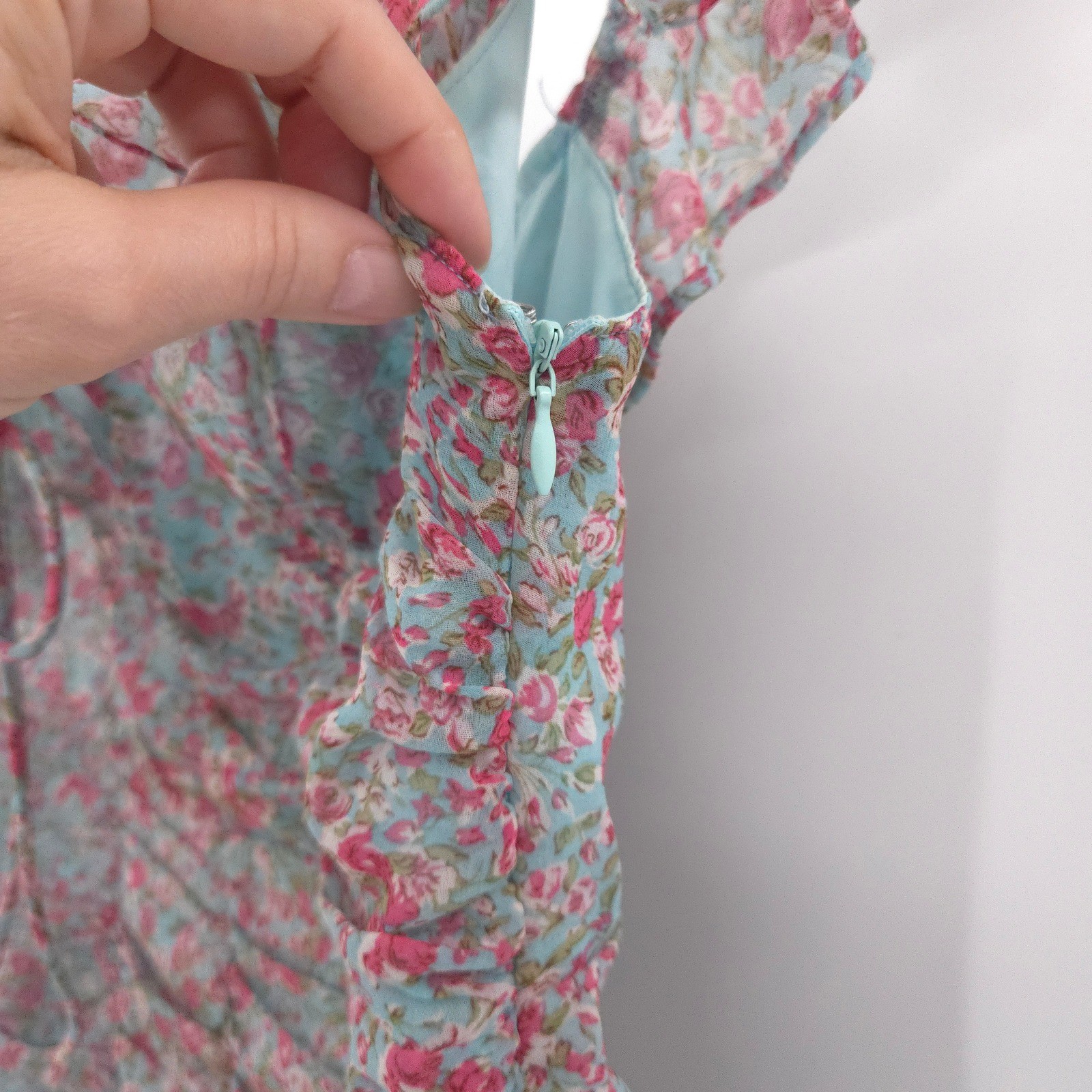 ASTR The Label Mini Dress Womens Small Teal Pink Floral Ruched Ruffle
