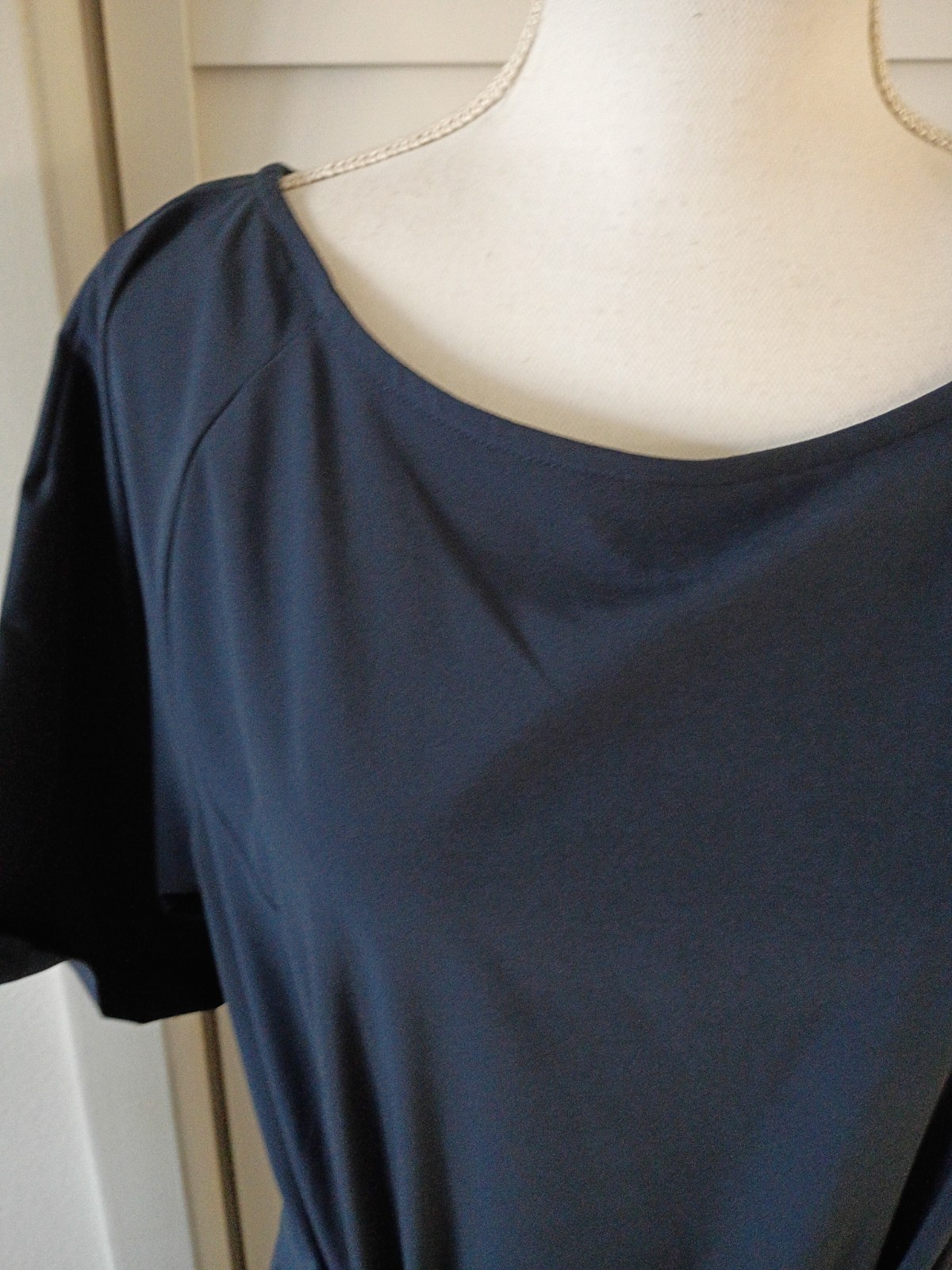 HH Helly Hansen Thalia Light Weight Wicking Stretch Navy Dress Swim Cover M