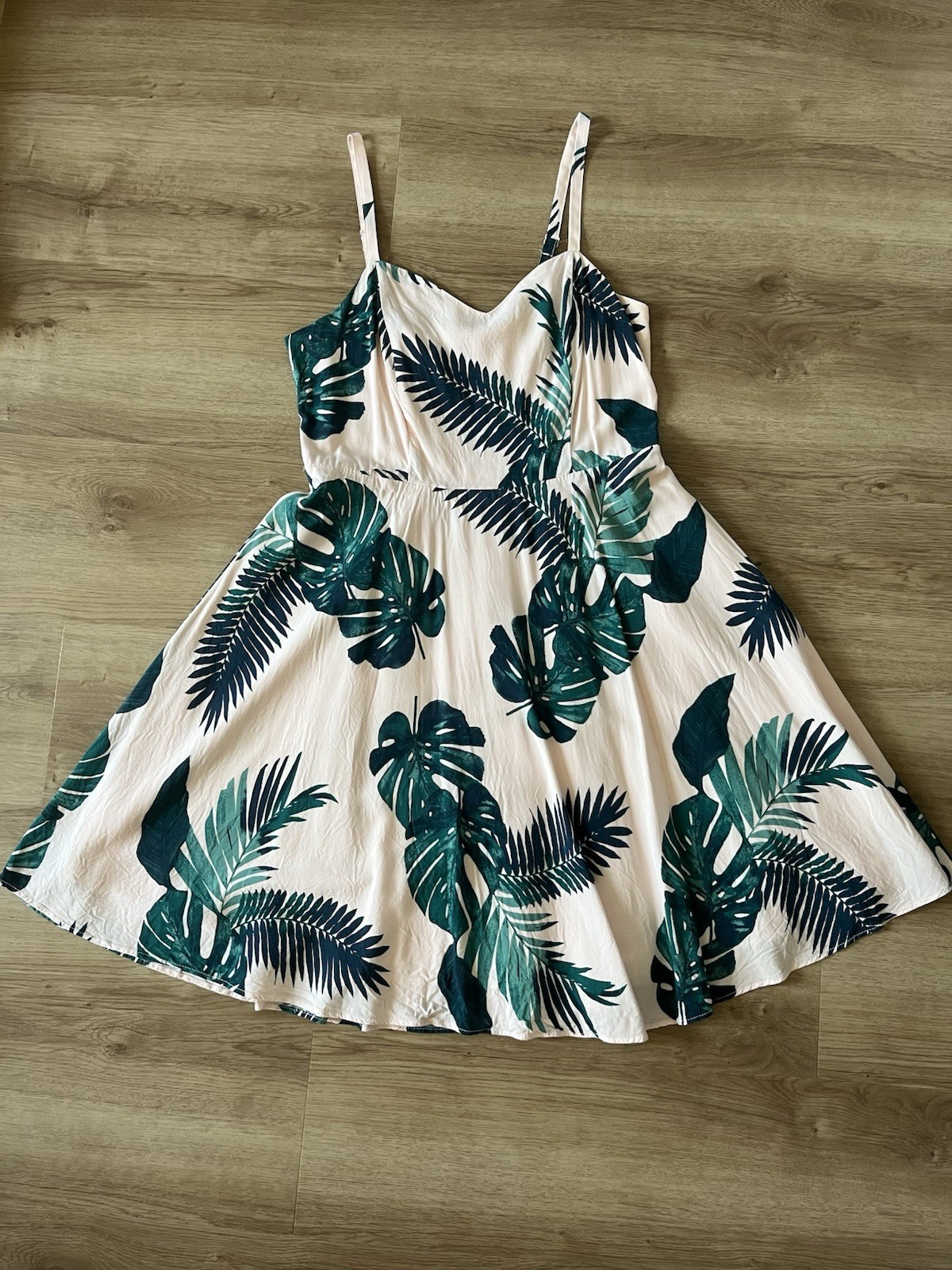 Old Navy Fit & Flare Cami Dress Women’s Medium Pink Green Palm Leaf Tropical
