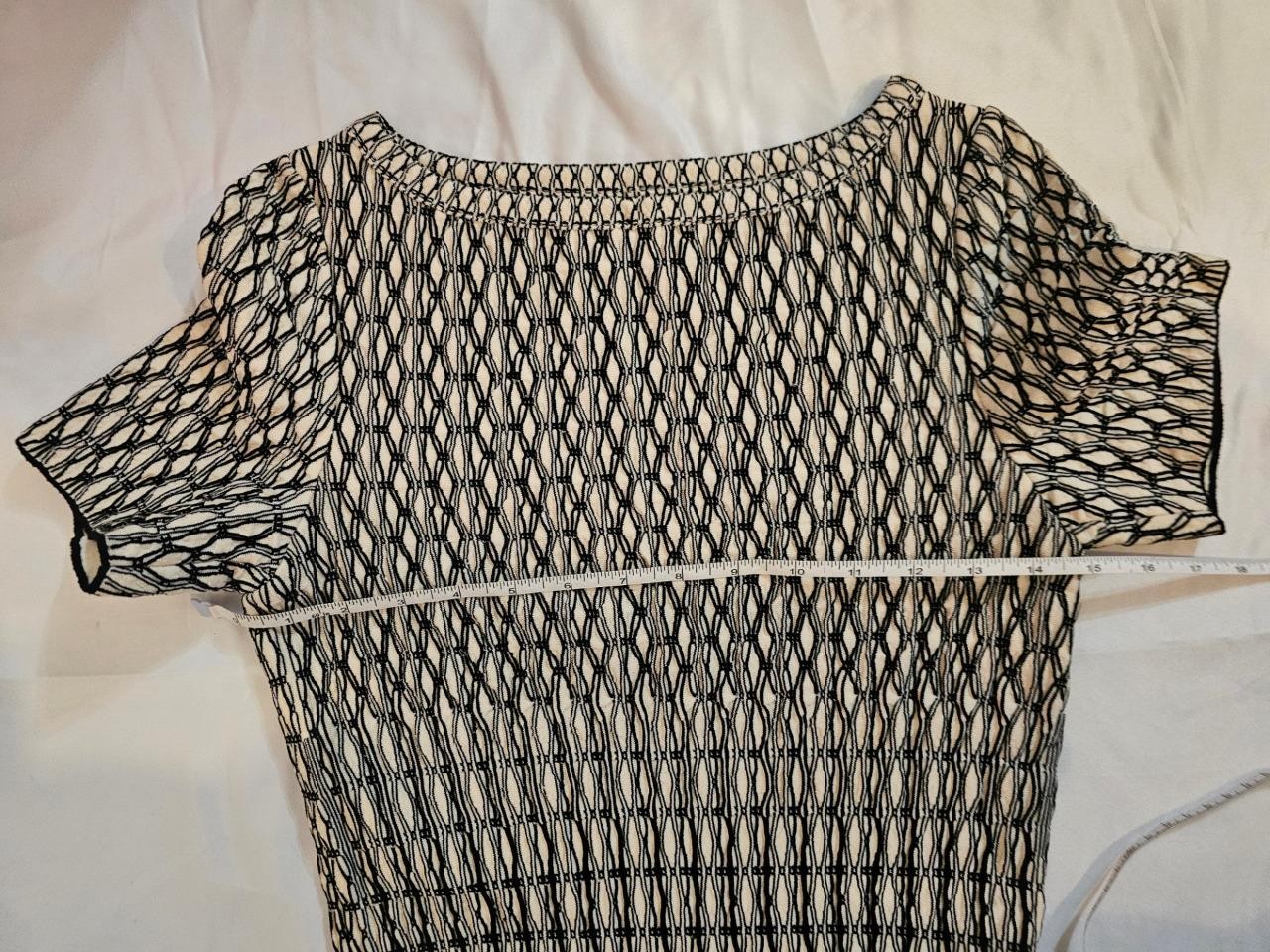 ALAÏA Paris Bodycon Short Sleeve Honeycomb Knit Silk Blend Dress – M (42)