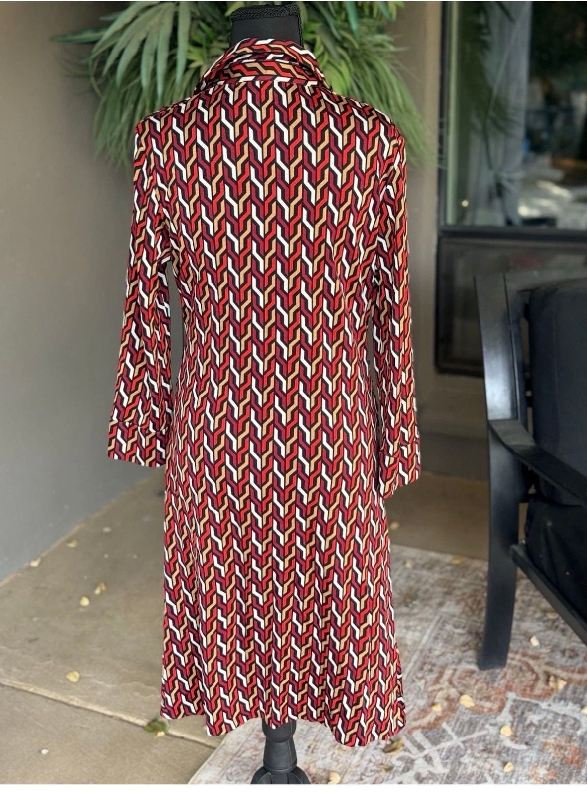 Diane von Furstenberg 100% Silk Jersey Ruched V Neck Dress M