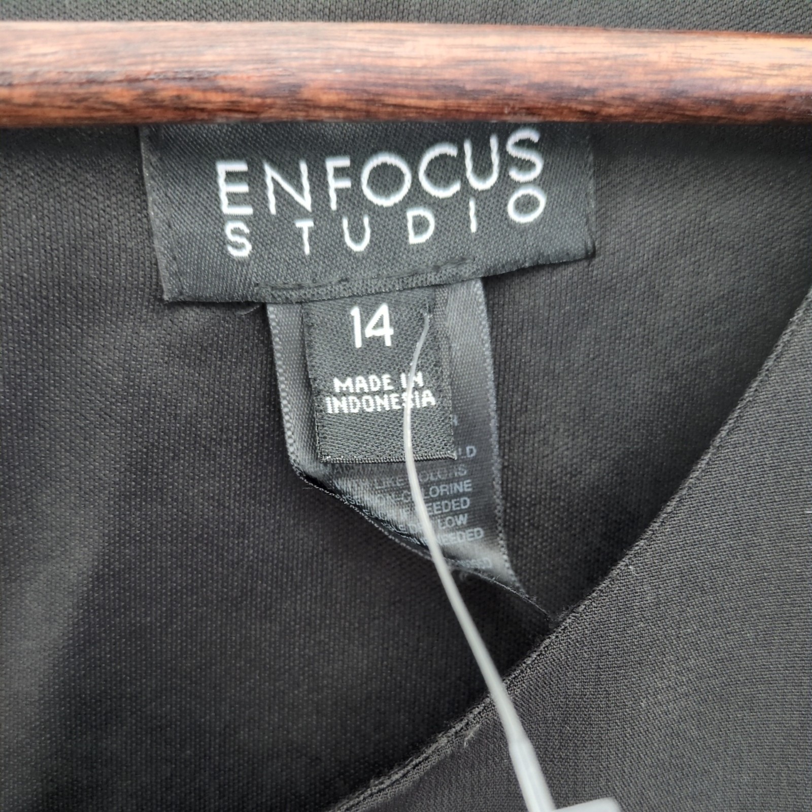 En Focus Studio Women’s Sz 14 Black Sleeveless with Red Bottom Stripe Dress