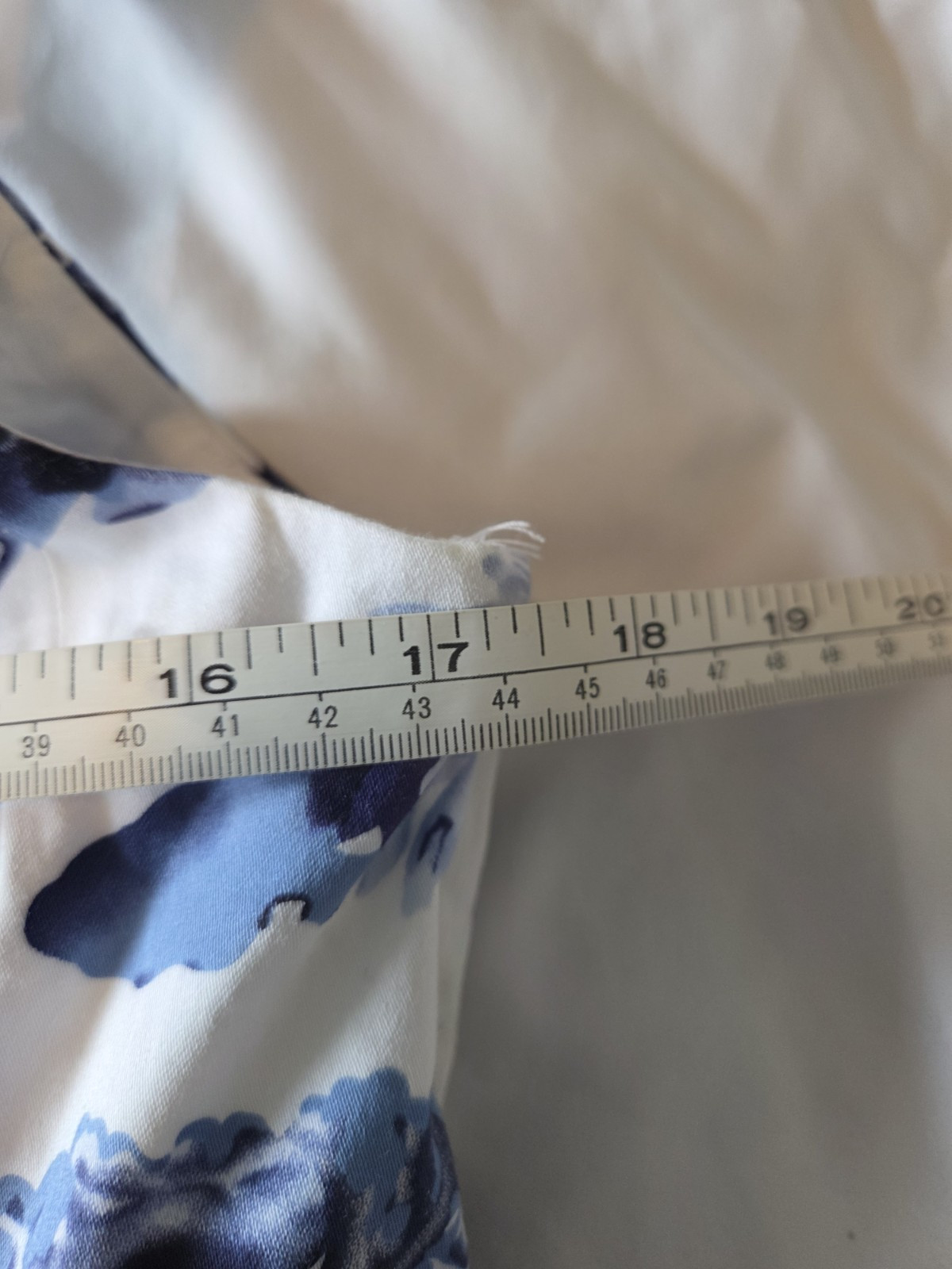 American Living Size 12 Blue White Floral Knee Length Dress with Pockets