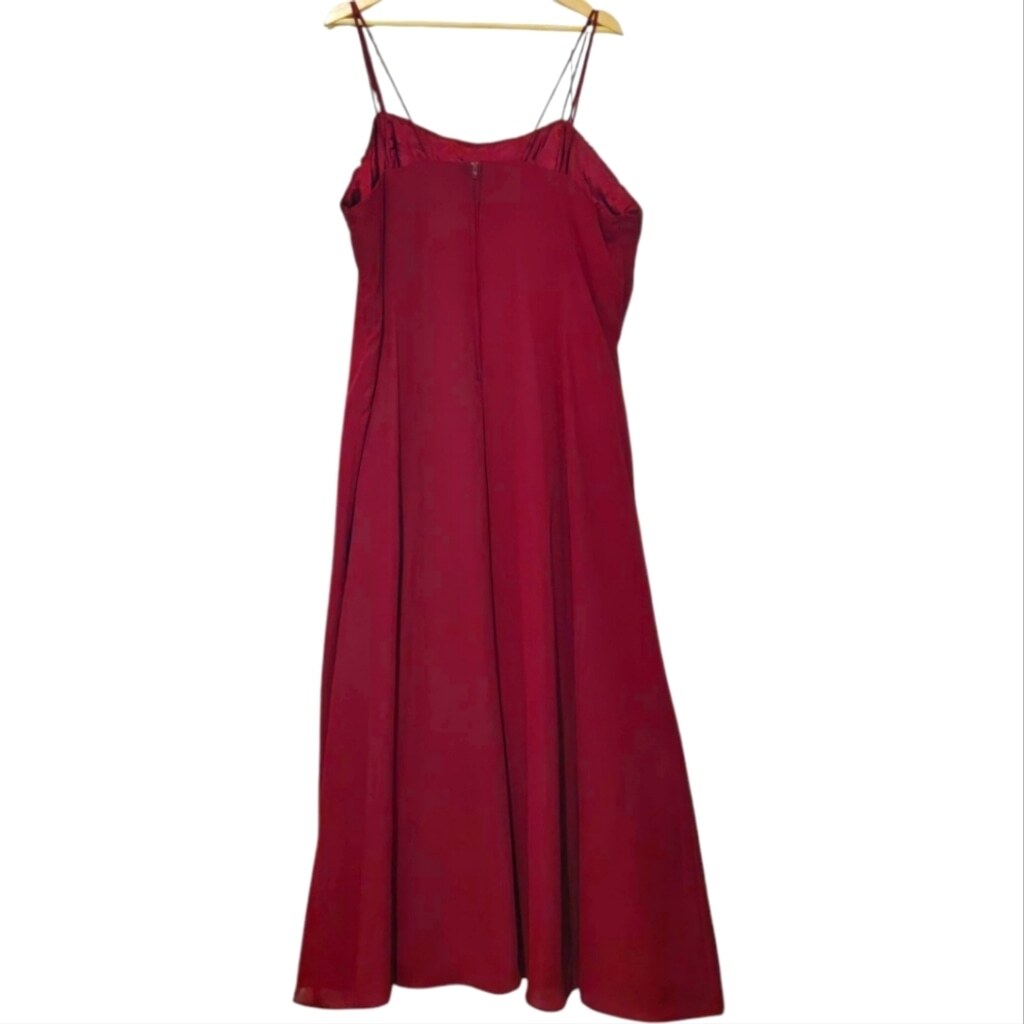 DOLLAR Elegant Burgundy Women’s Spaghetti Strap Flower Detail Formal Dress 18W
