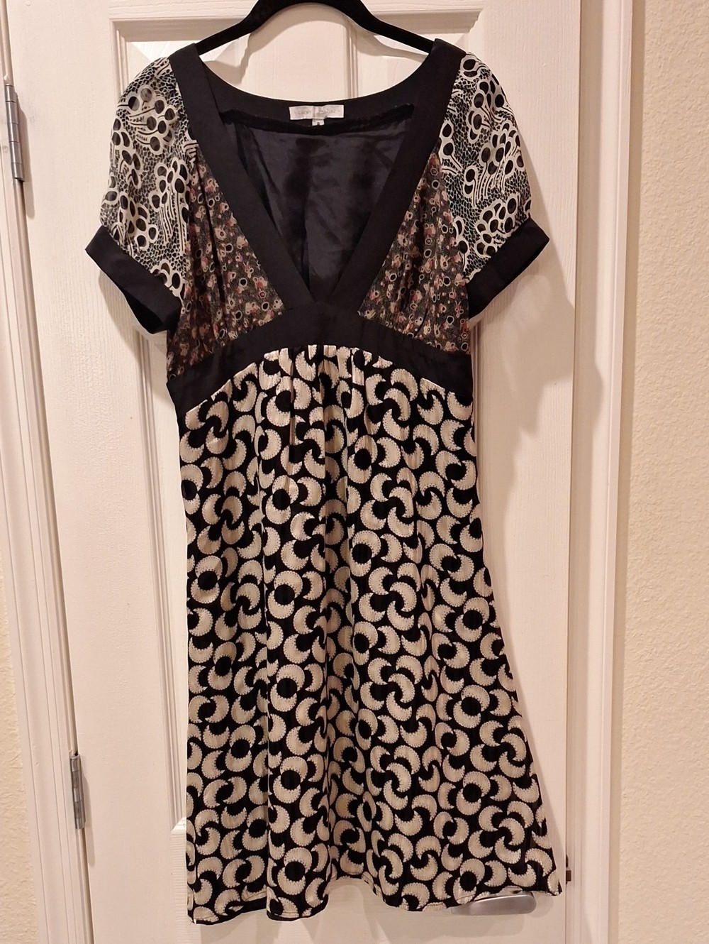 Corey Lynn Calter – Black & Cream Patterned Silk Dress – 8 (flaw)