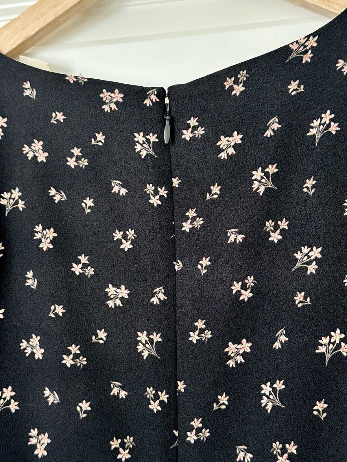 Levi’s Black Floral V-Neck Flutter Short Sleeve Fit & Flare Short Dress Sz XS