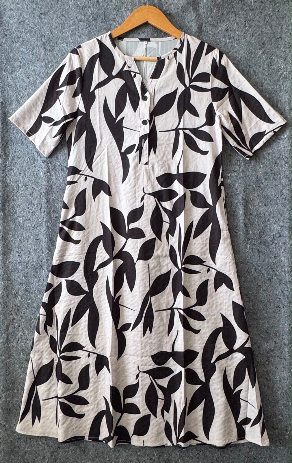 Beige Black Tropical Leaf Dress S Short Sleeve Henley Pockets Boho NWOT