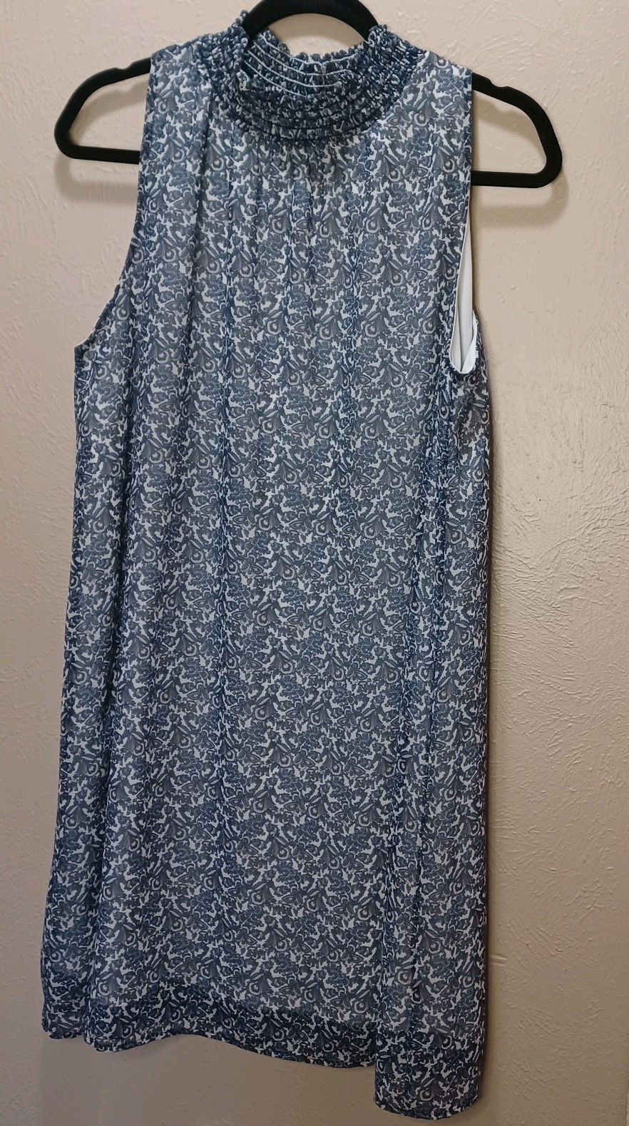 Le Lis Women’s M Floral Shift Dress Sleeveless Gathered Collar Keyhole Back
