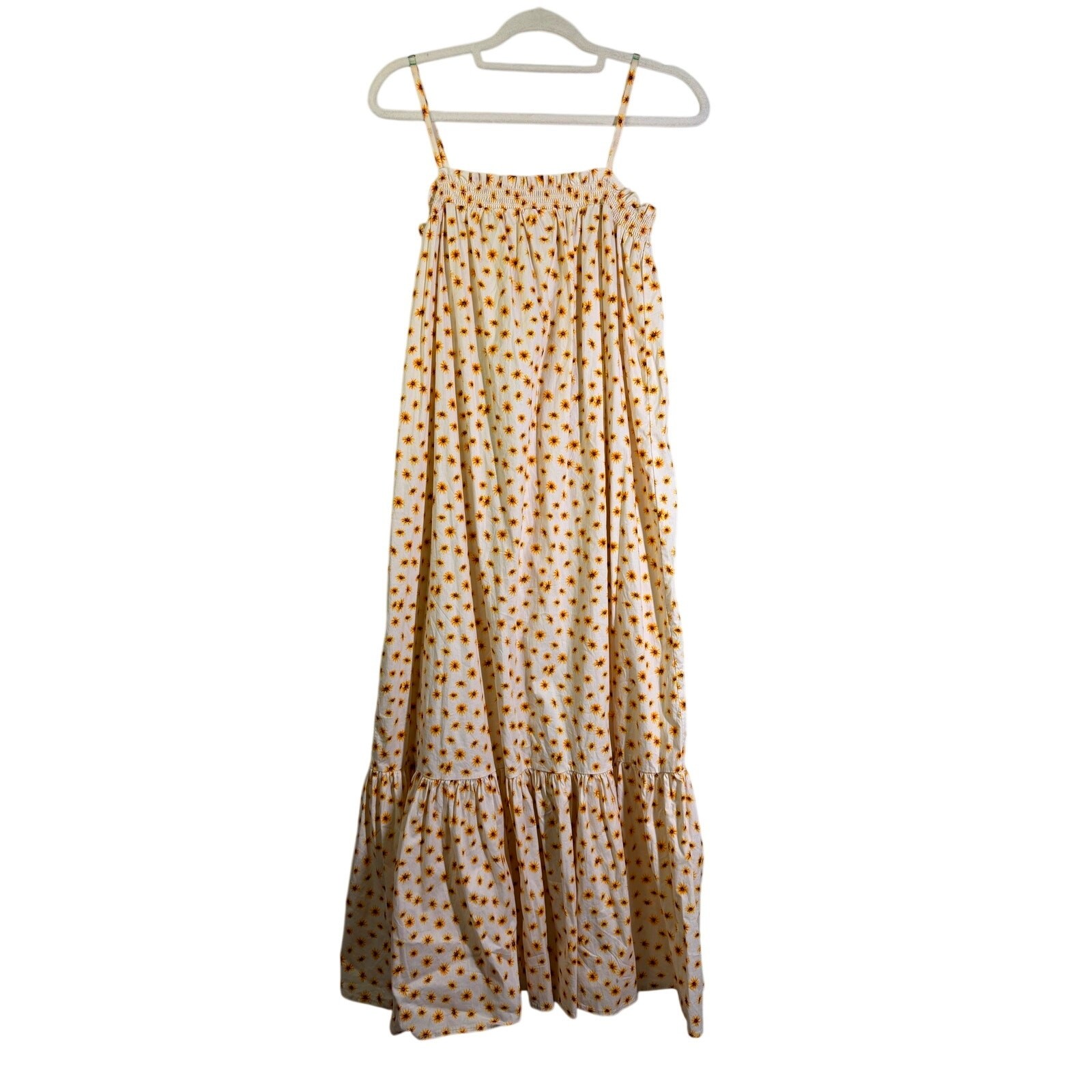 WEWOREWHAT Revolve Dress Medium Ditsy Daisies Midi Shift Smocked Square Neckline