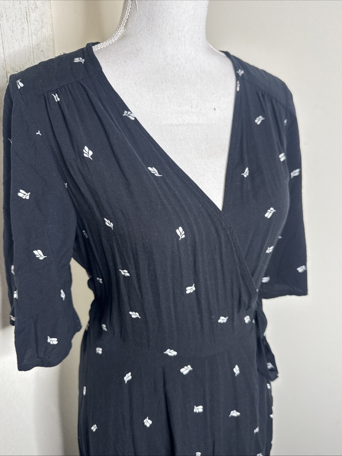 BOBEAU True Wrap A-Line Dress Black White Leaf- Size L Midi With Elbow Sleeves