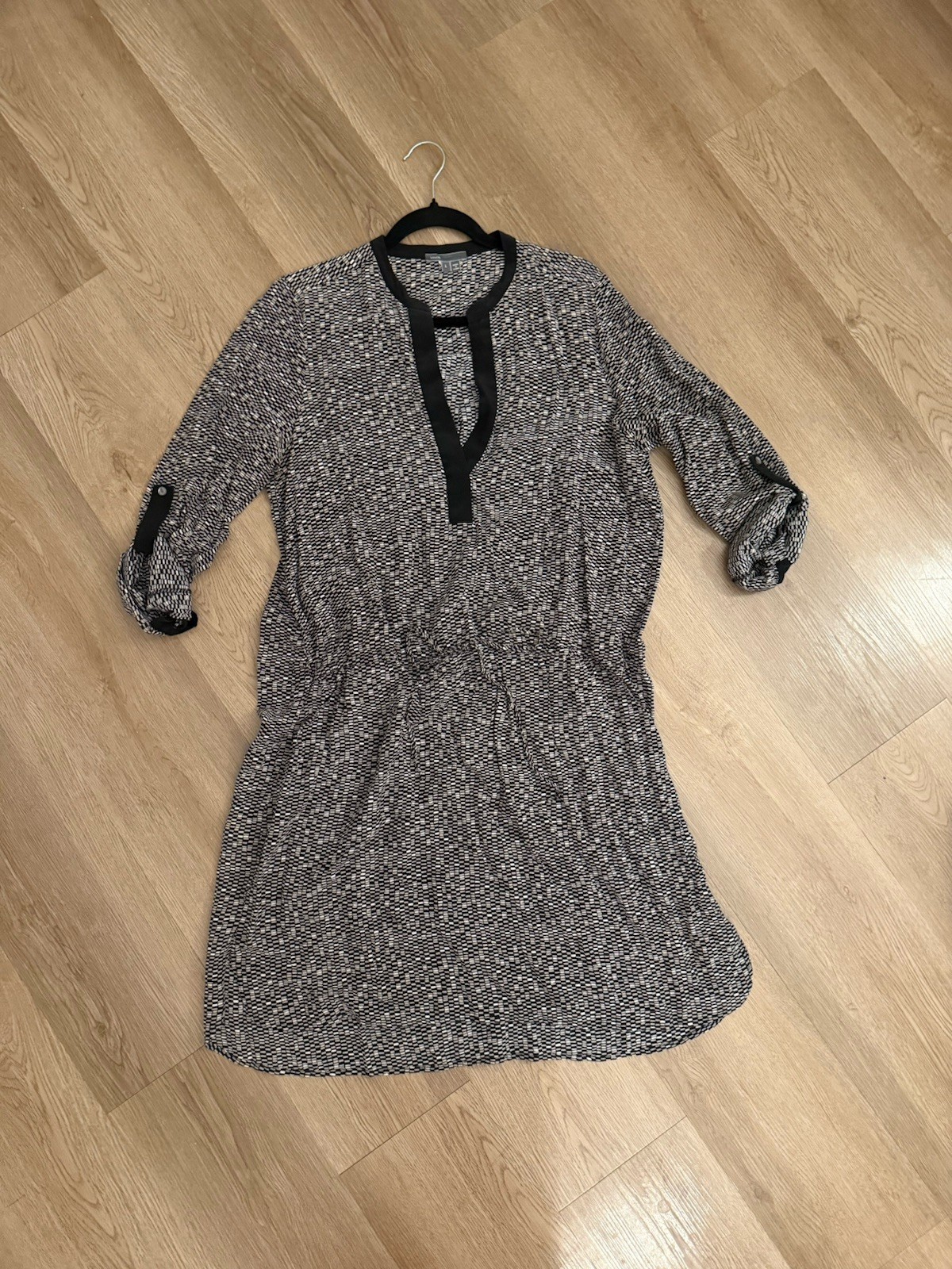 Vince. SILK Shift Dress L Black/White V-Neck 3/4 Sleeve waist tie w/ pockets