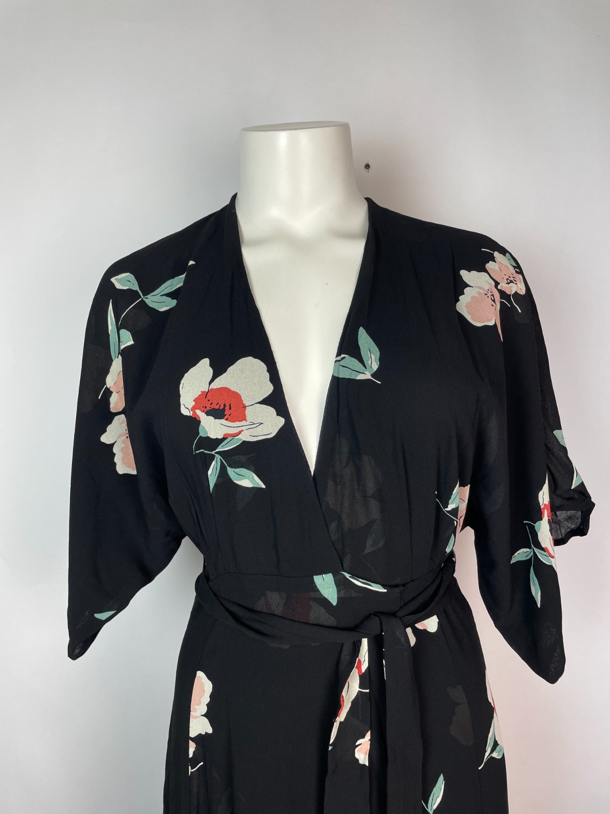 NWT NEW Reformation Wrap Midi Dress Size XS Quarter sleeves Black W/Floral print