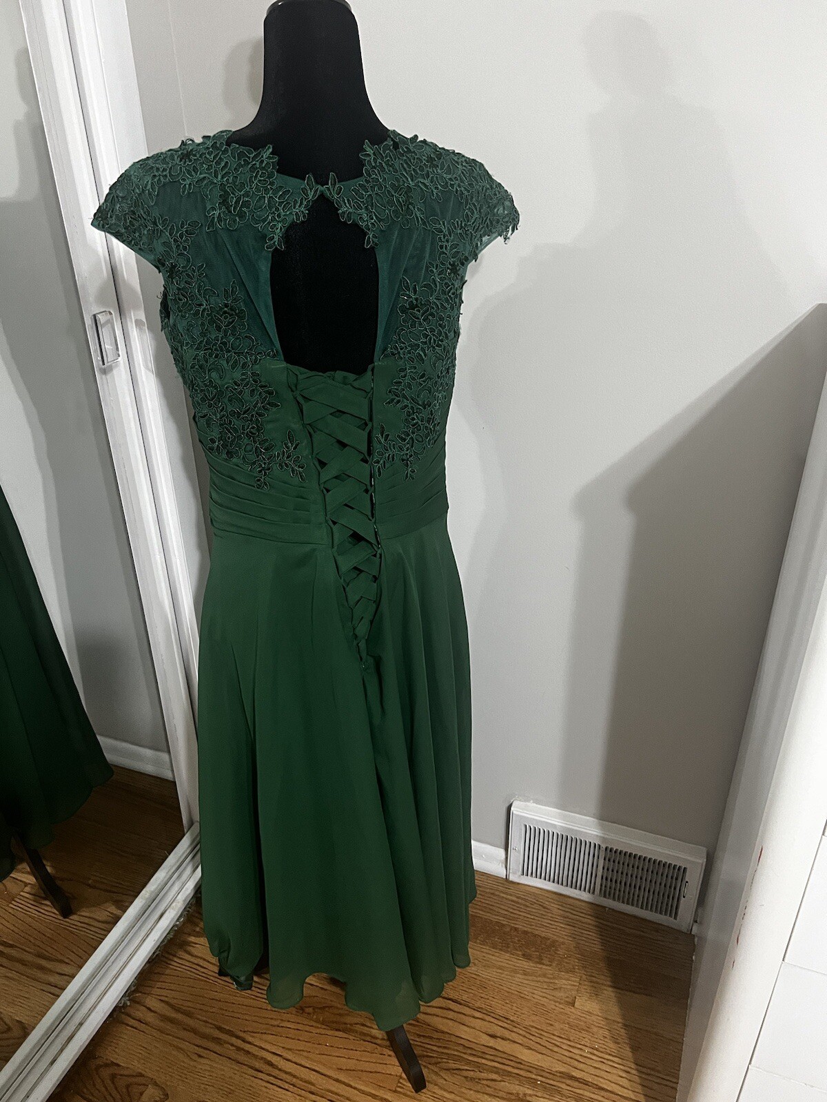 NWOT! Beautiful Party Dress With Back Lace That Can Be Extended. Size M-XL.