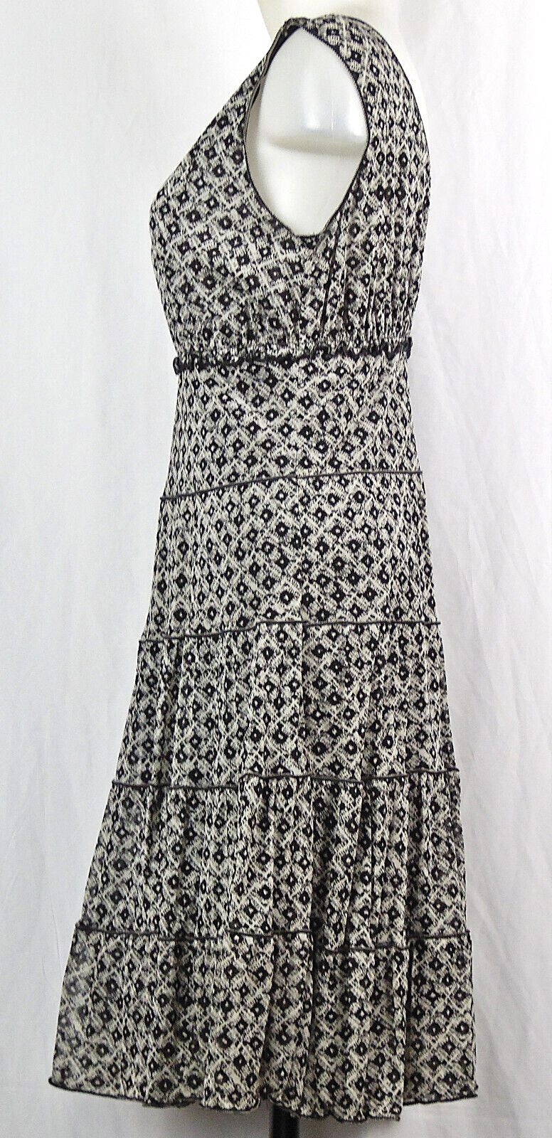 Studio M Black & White Geometric V-Neck Surplice Sleeveless Nylon Mesh Dress L