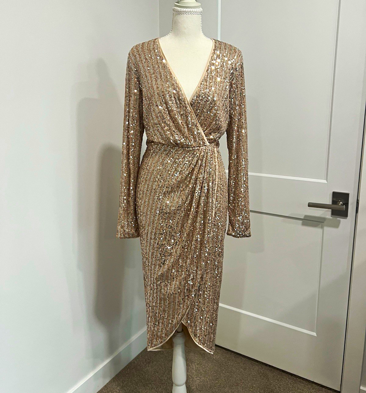 BALTIC BORN Women’s Size M Champagne Sequin Wrap Midi Dress V Neck Lined Zip