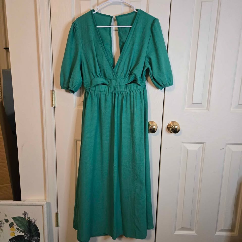Womens Lg Emerald Green MidI Dress Back Cutout And Tie Detail Flare Smocked
