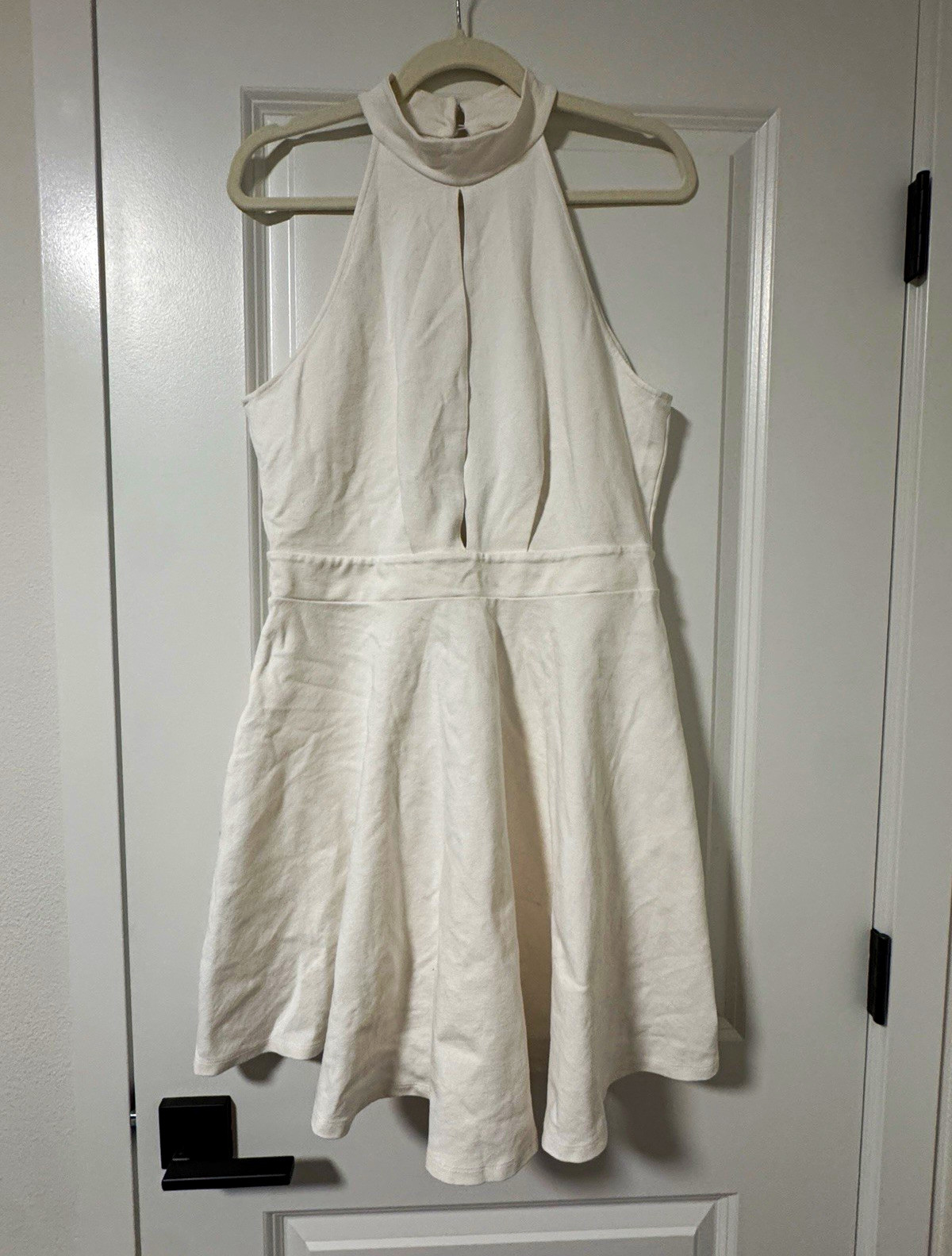 Painted Threads White Halter Dress Size L Rayon Nylon Spandex Made in USA PAD977