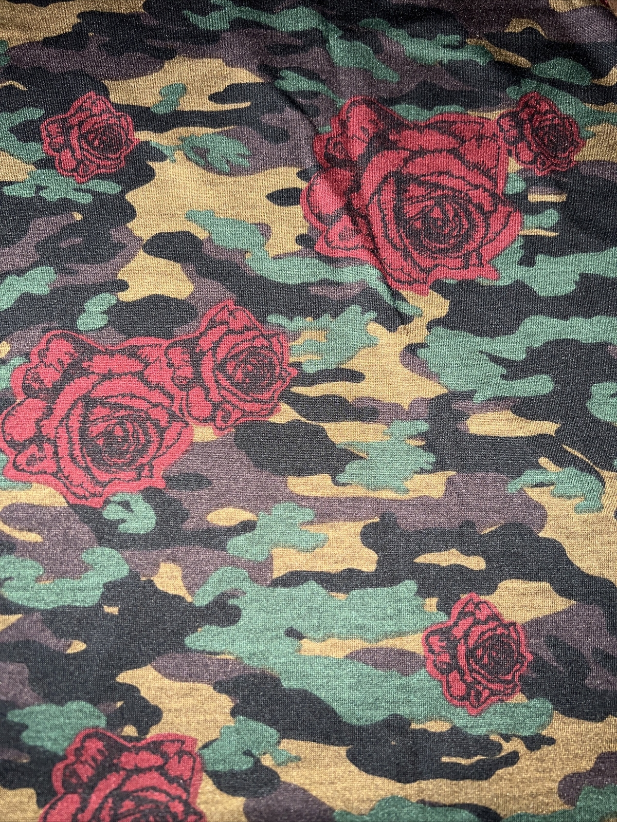 Lularoe Carly Dress 🦄 Large 14/16 12/14 Green Camouflage Red Roses Rare HTF New