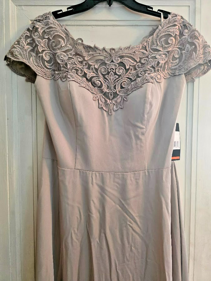 La Femme Bateau A-Line Evening – Silver Taupe Size 12 NWT $398