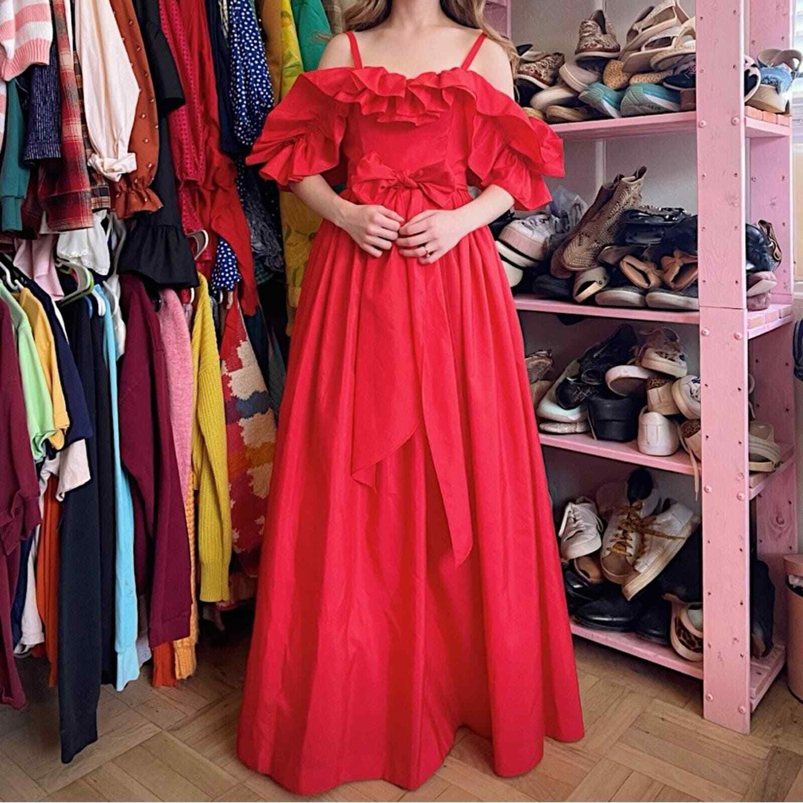 Vintage TD4 Southern Bell Debutant Off Shoulder Ruffle Ballgown Size XS