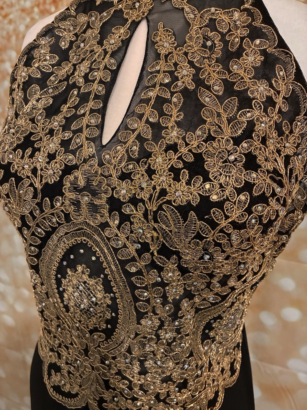 👗Elegant Black And Gold Dress Perfect For Any Occasion