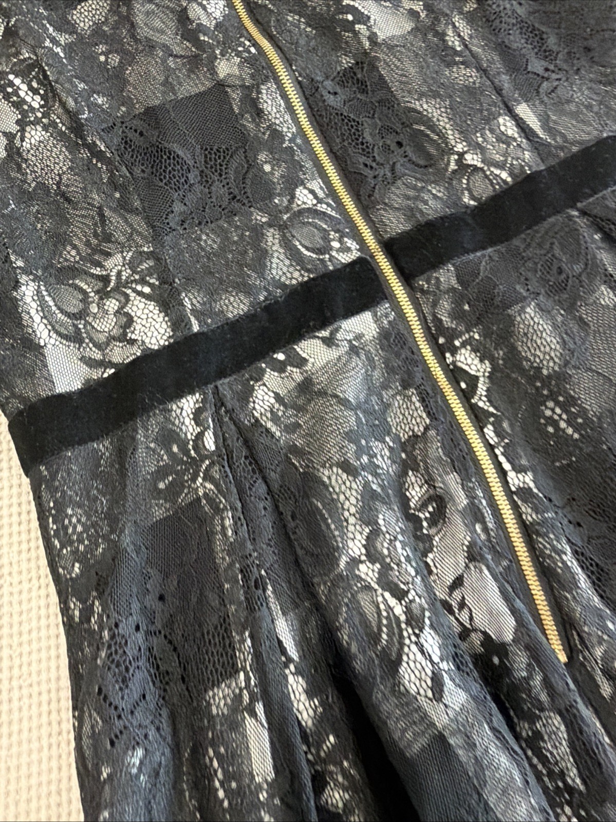 Black, And White Checkerboard Lining A Lace Overlay Velvet Belt Women’s Dress ￼