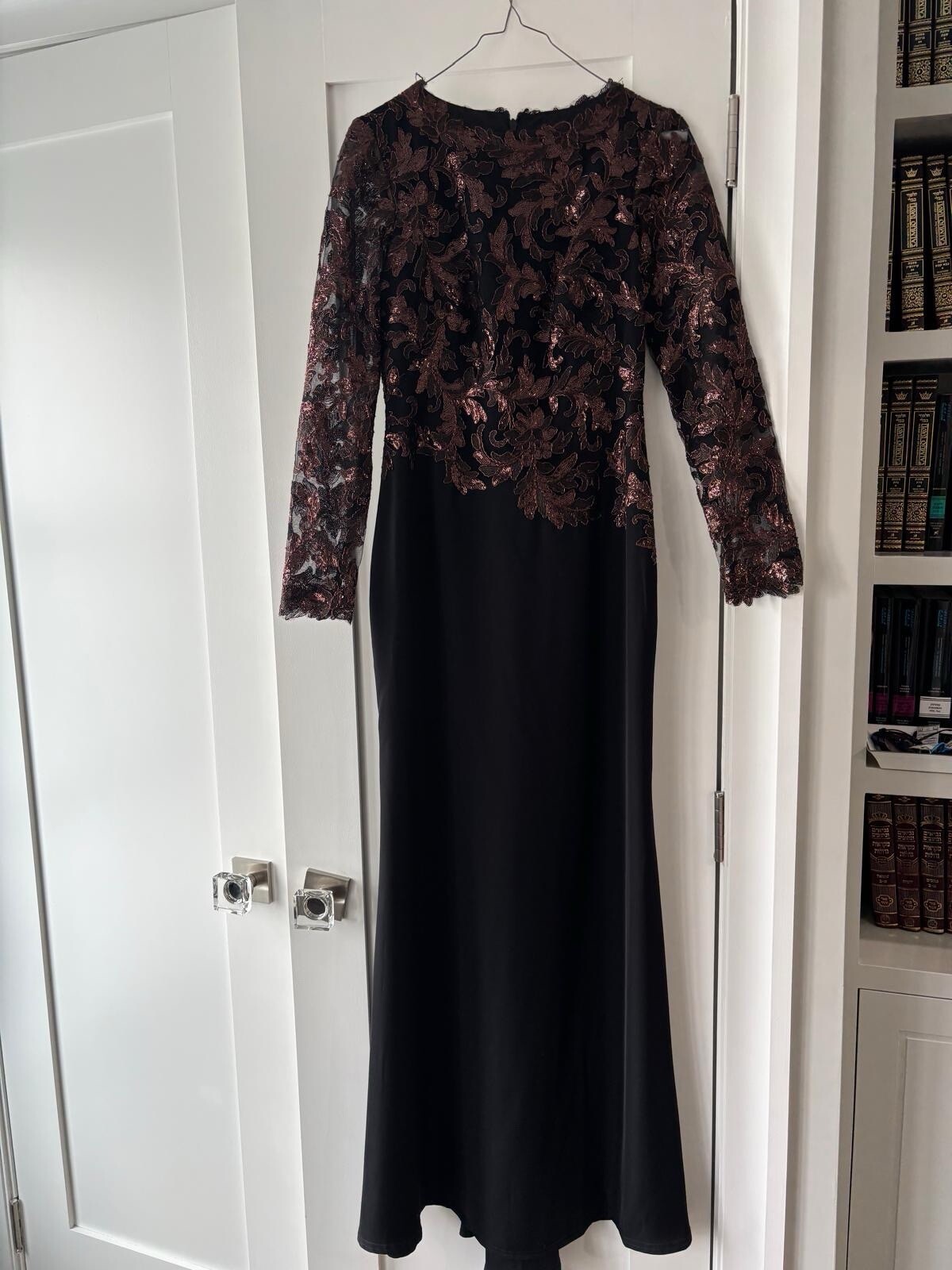 Tadashi Shoji Black Long Sleeve Embroidered Pinkish Sequin Gown Size 2 New
