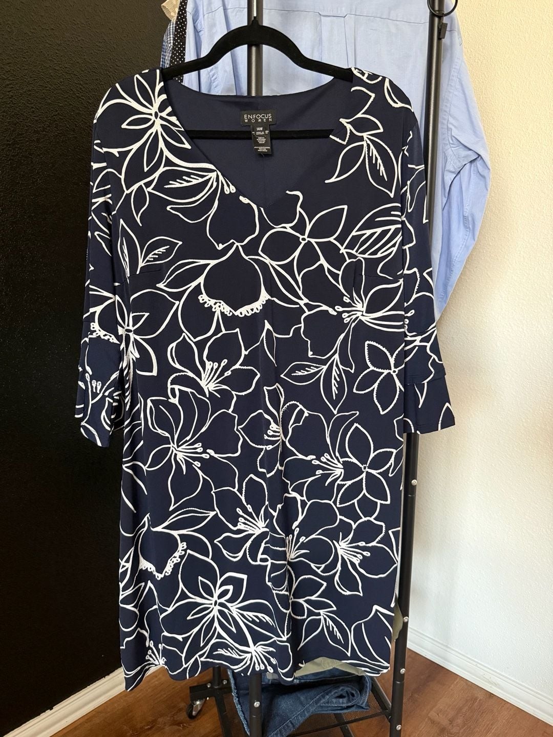 Enfocus Women Navy Blue & White Floral Print V-Neck Dress Size 14W