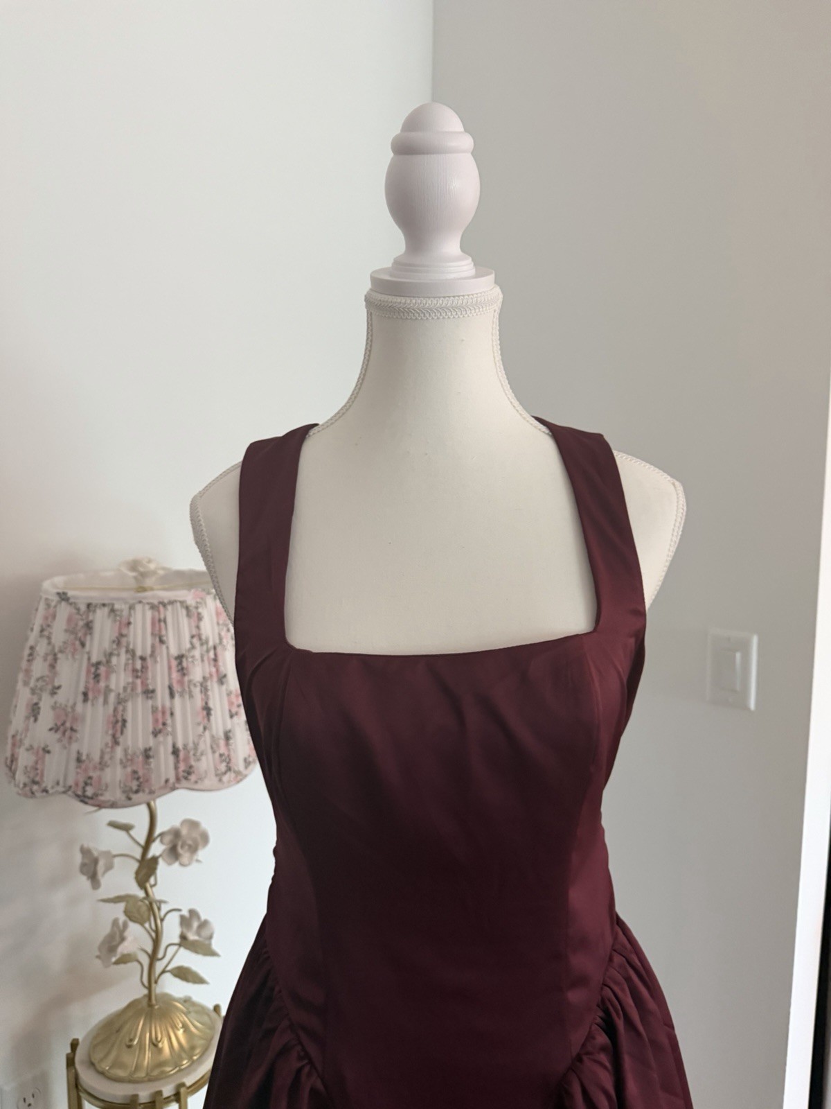 francesca’s Burgundy Solid Satin Mini Dress Square Neck Open Back Bow Zip Size S
