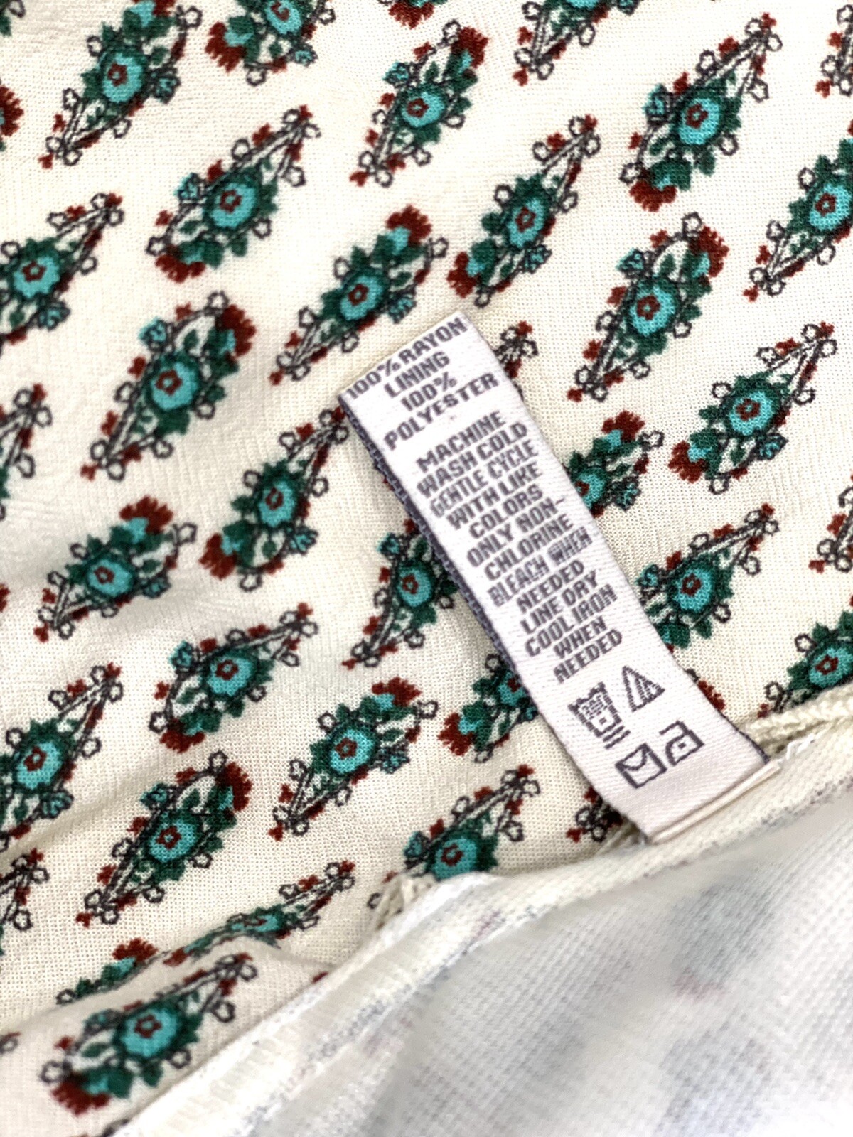 American Rag Sz L Boho Dress Paisley bell sleeves Ivory, Green, And Red Colors