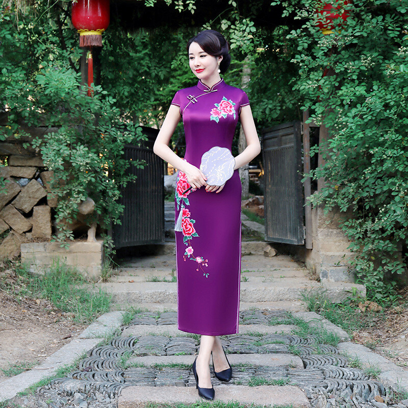 Women Summer Silk Qipao Chinese Traditional Long Cheongsam Model Runway Dress