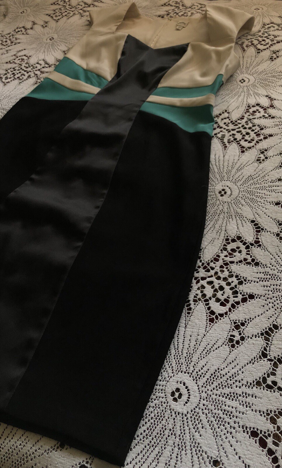 Cream turquoise and black satin panel dress, 8 Sangria