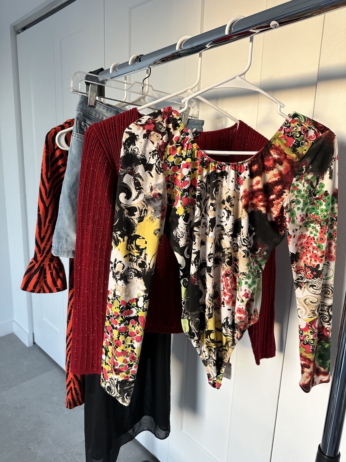 set of 5 pieces,blouses, dresses, multi-brand, multi-colored. size M. (C83)