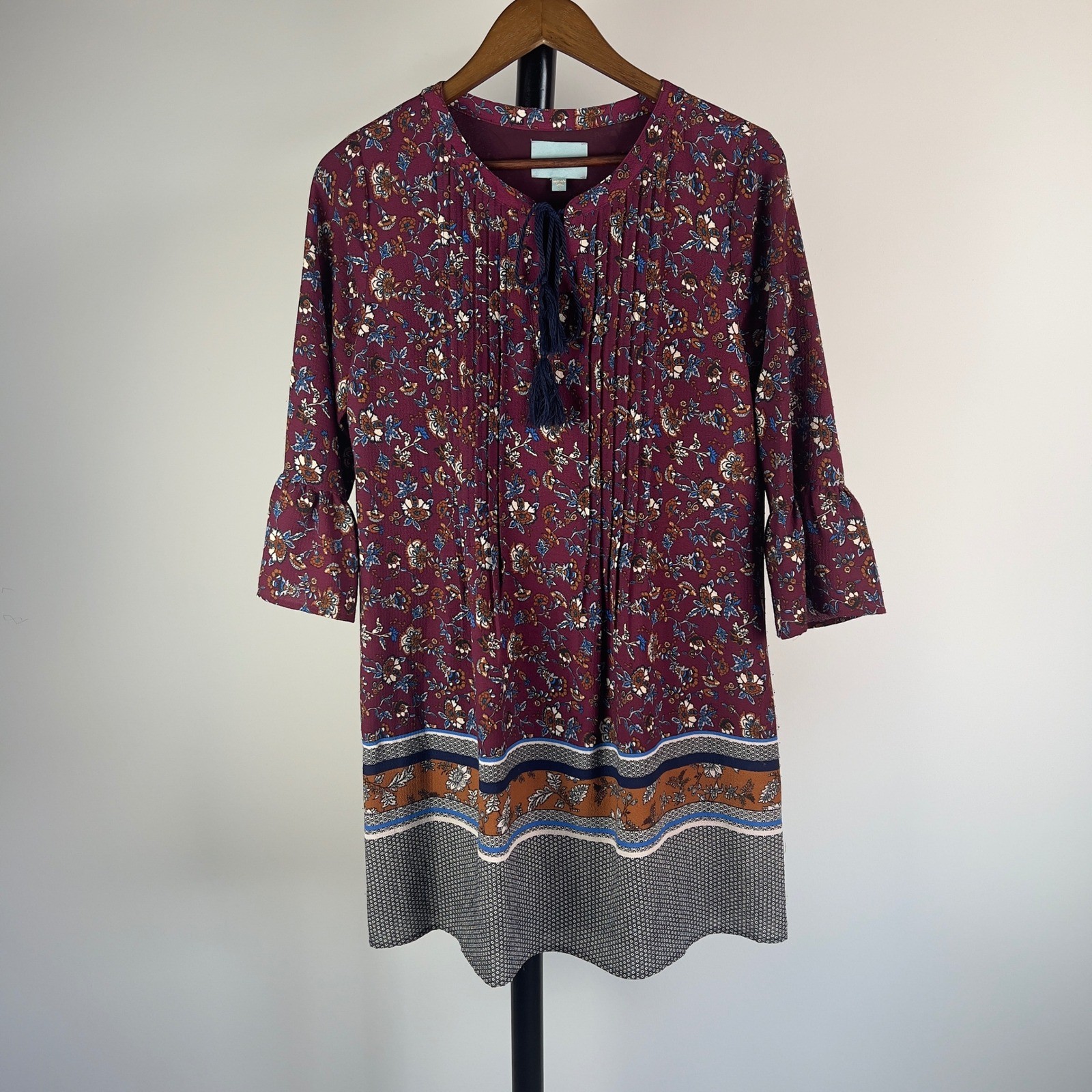 Skies Are Blue Burgundy Floral Boho Mini Dress Ruffle Sleeve Tassel Neck Small